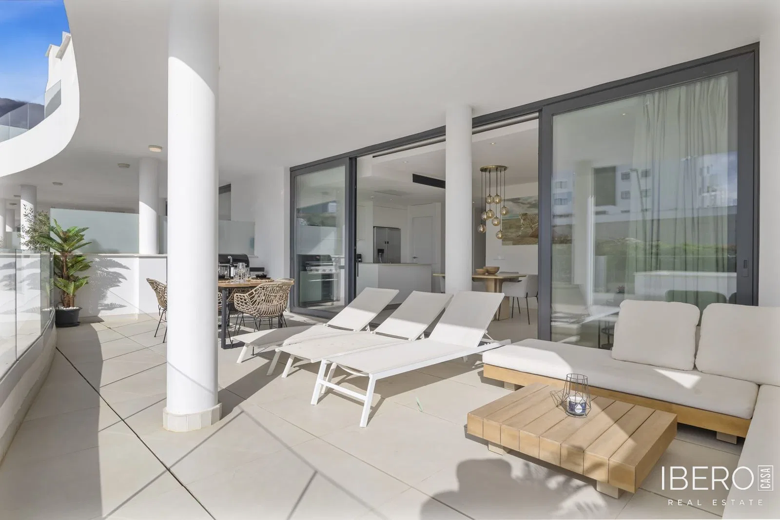 Nový apartmán se 2 ložnicemi a výhledem do hor, Higueron