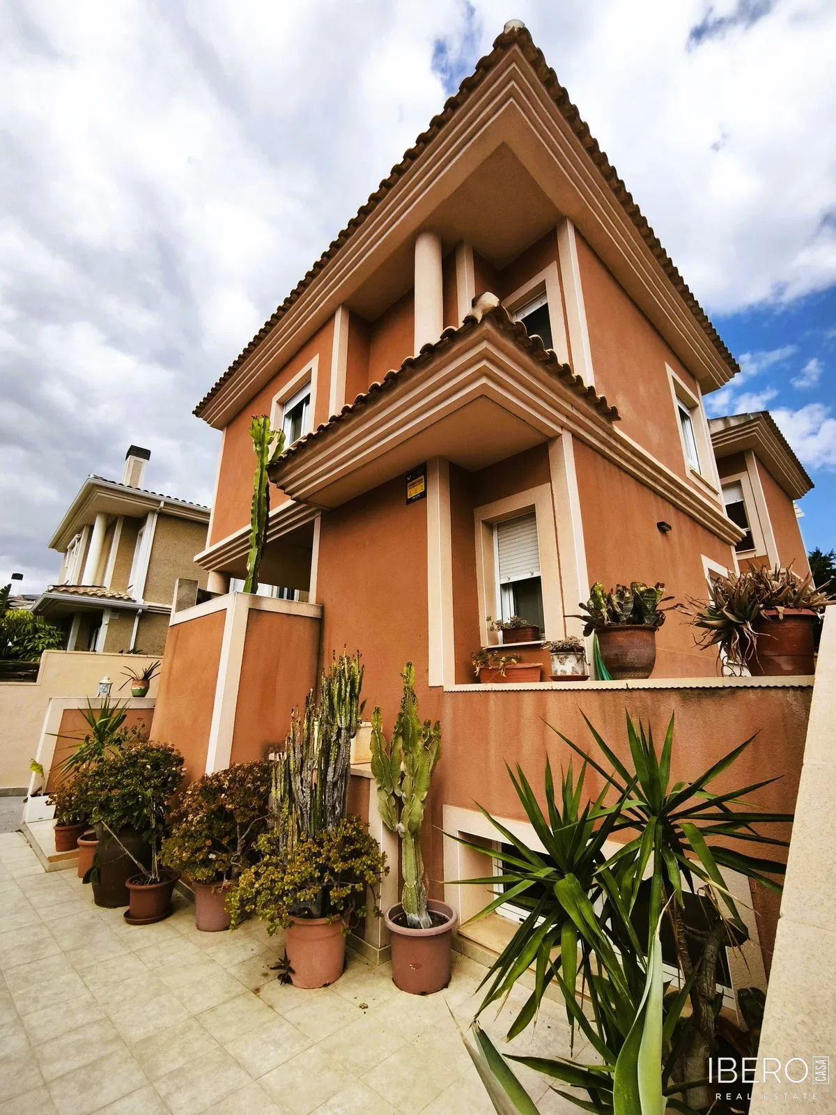 Casa de 4 dormitorios con vistas al golf, Alicante