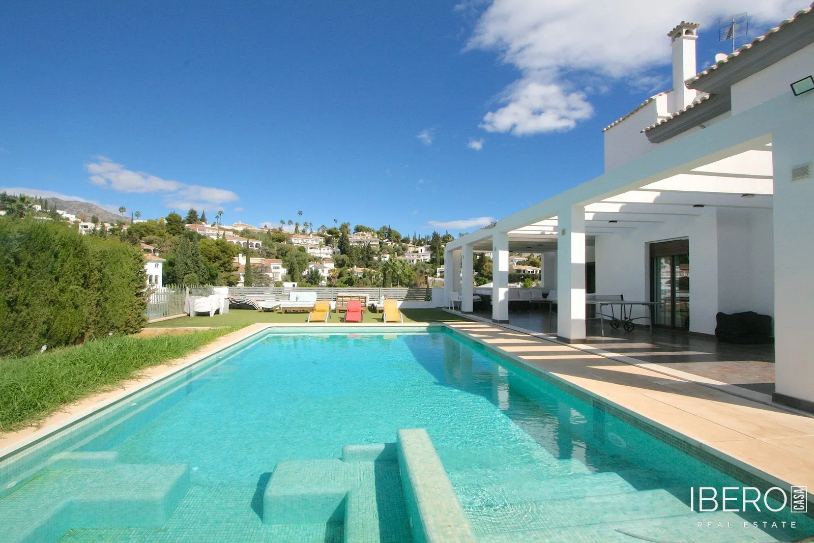 Casa de 8 dormitorios con vistas al mar, Sierrezuela