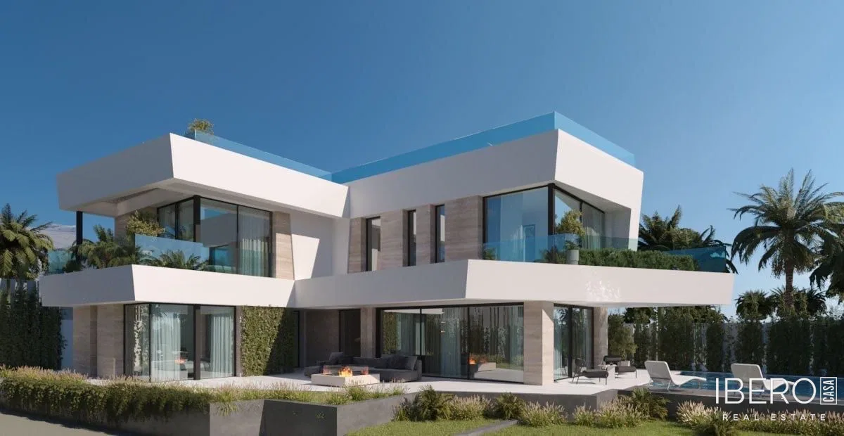 Nový dům s 5 ložnicemi kousek od moře, Calahonda
