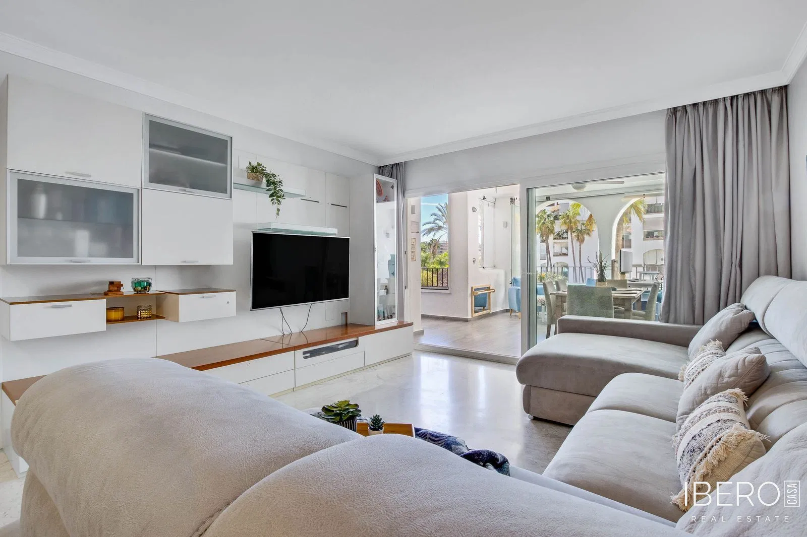 Zrekonstruovaný apartmán se 2 ložnicemi kousek od moře, Torremolinos
