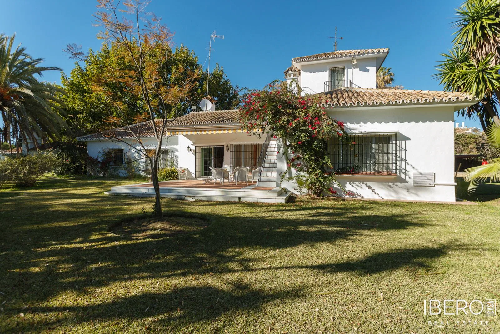 Renovation project 6-bedroom house with sea view, Guadalmina Baja