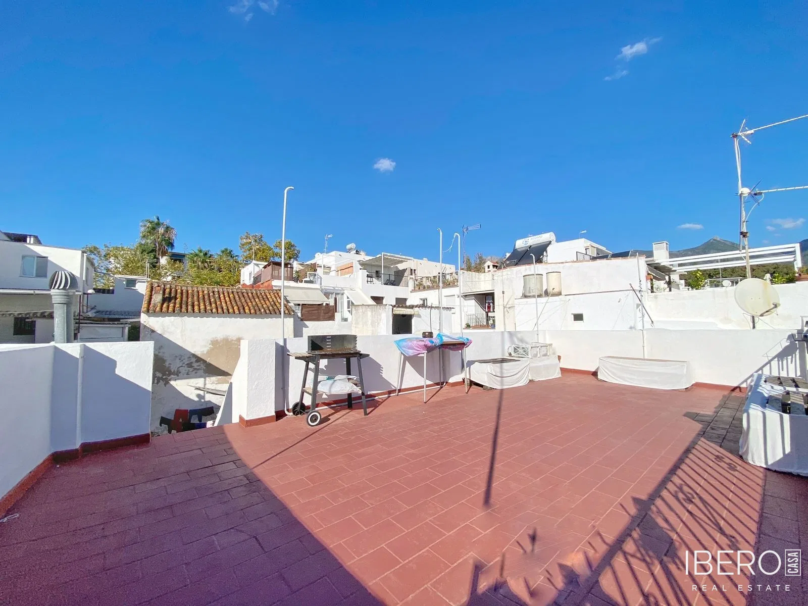 Dům se 4 ložnicemi kousek od mariny, Marbella