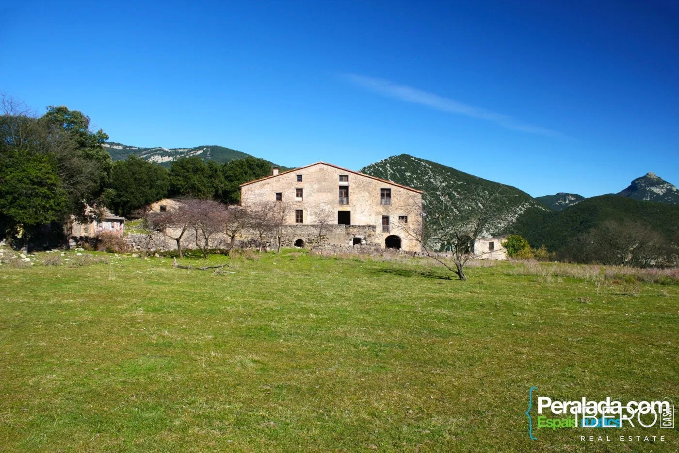 8-bedroom house, Montagut