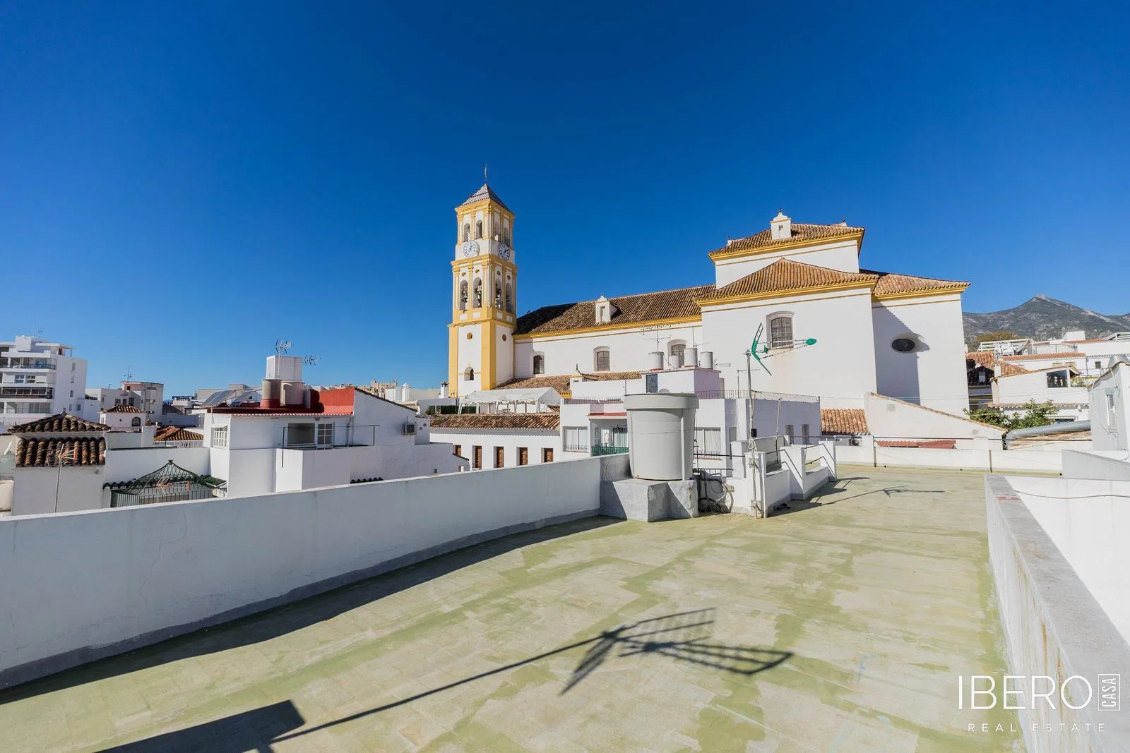 Původní dům se 6 ložnicemi kousek od moře, Marbella