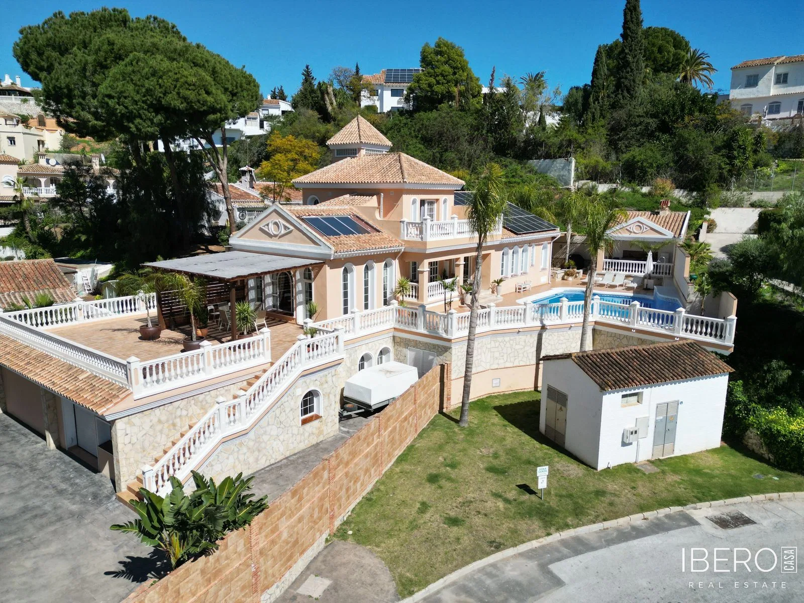 Dům s 5 ložnicemi kousek od moře, Mijas Costa