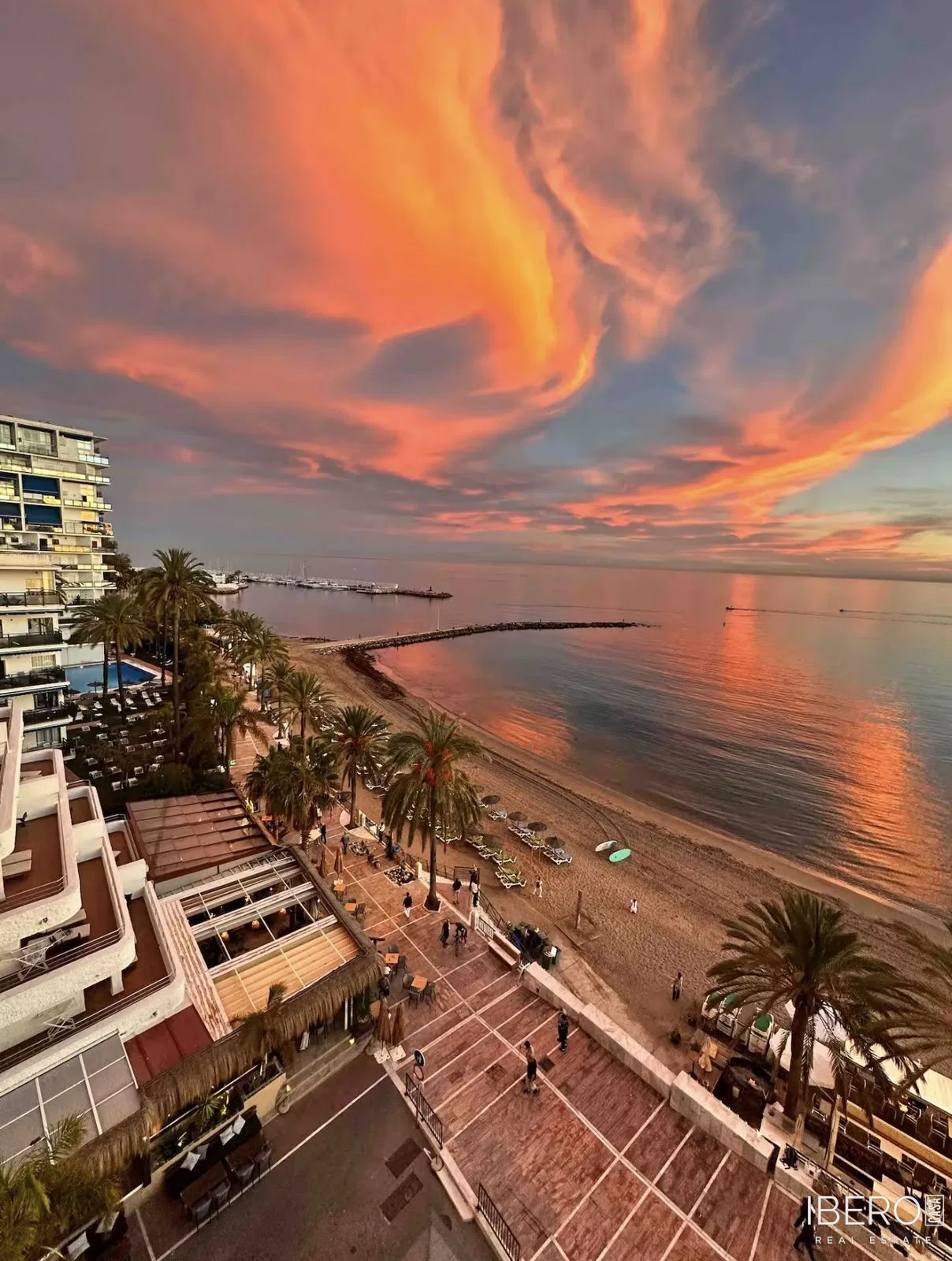 Zrekonstruovaný apartmán se 2 ložnicemi a výhledem na moře, Marbella