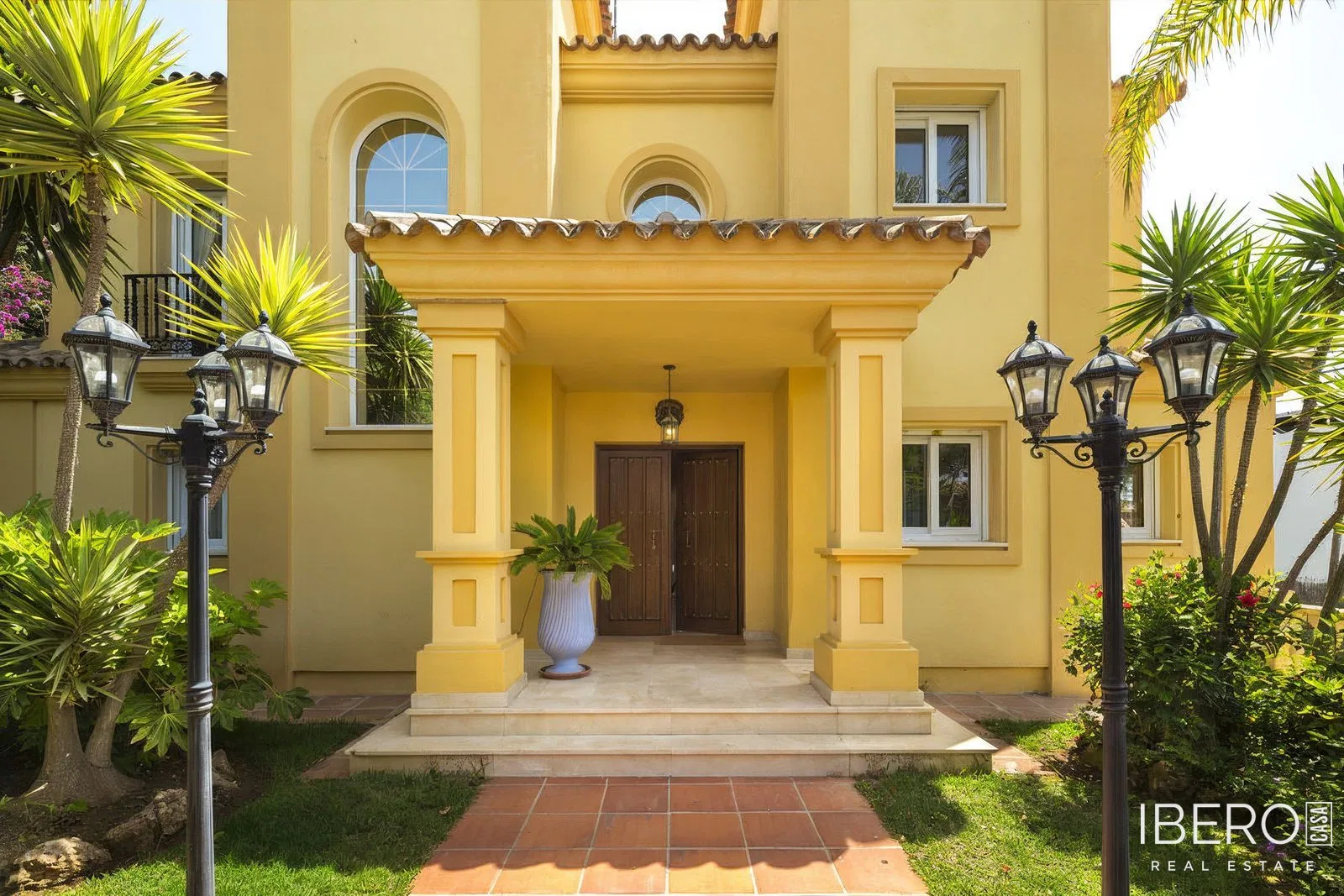 Dům se 4 ložnicemi kousek od moře, Elviria