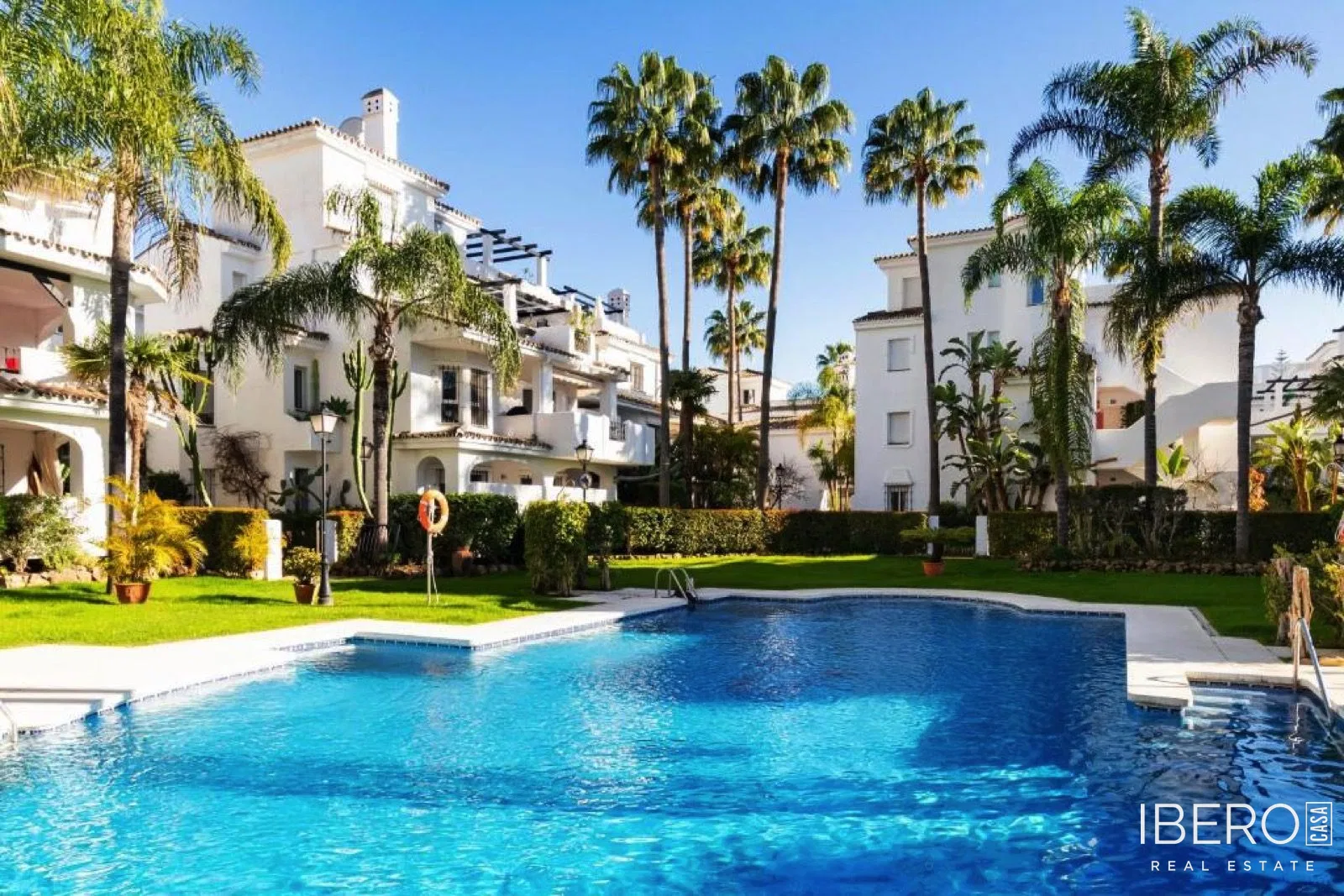 Zrekonstruovaný apartmán se 2 ložnicemi, Nueva Andalucía