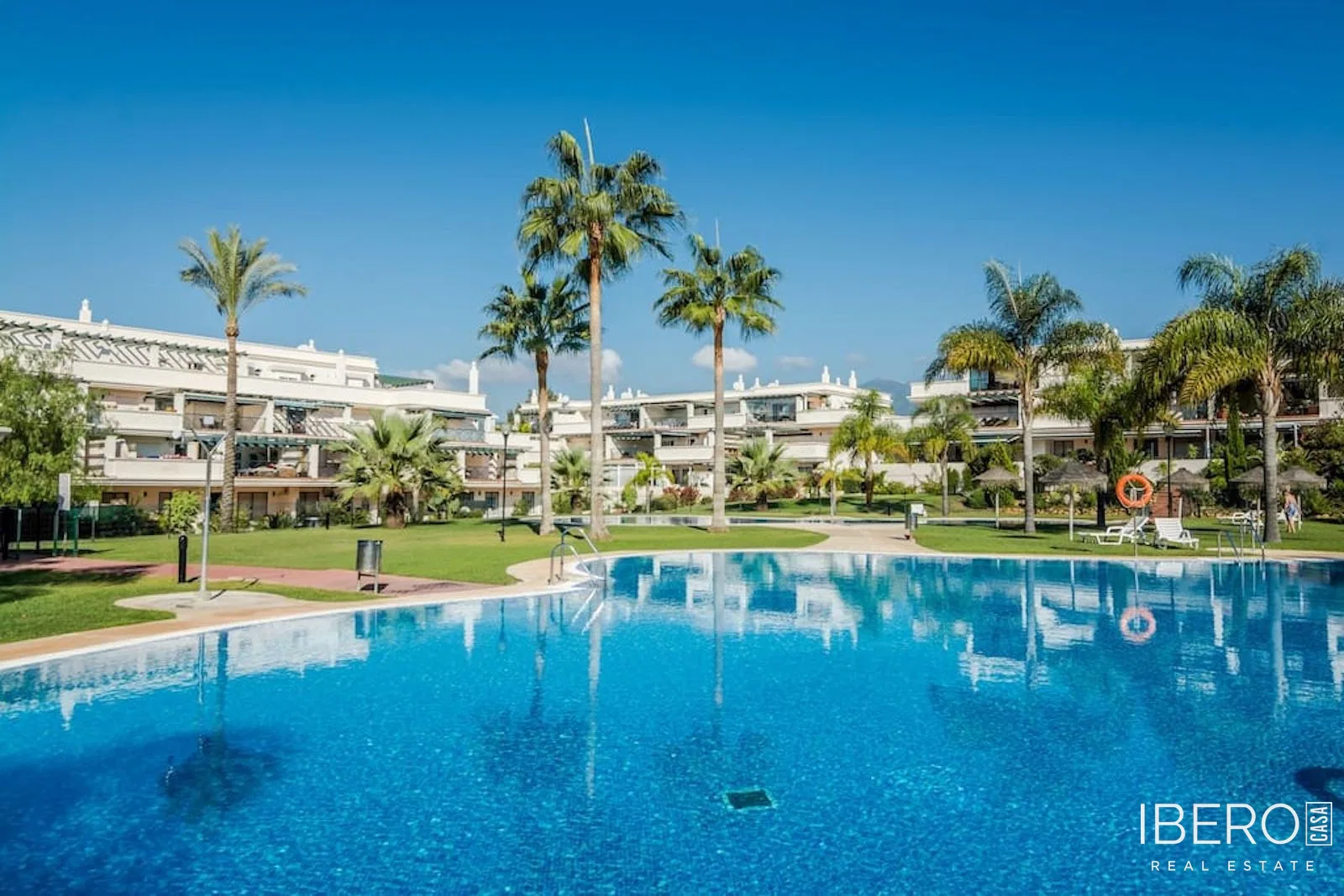 Apartamento de 2 dormitorios, Nueva Andalucía