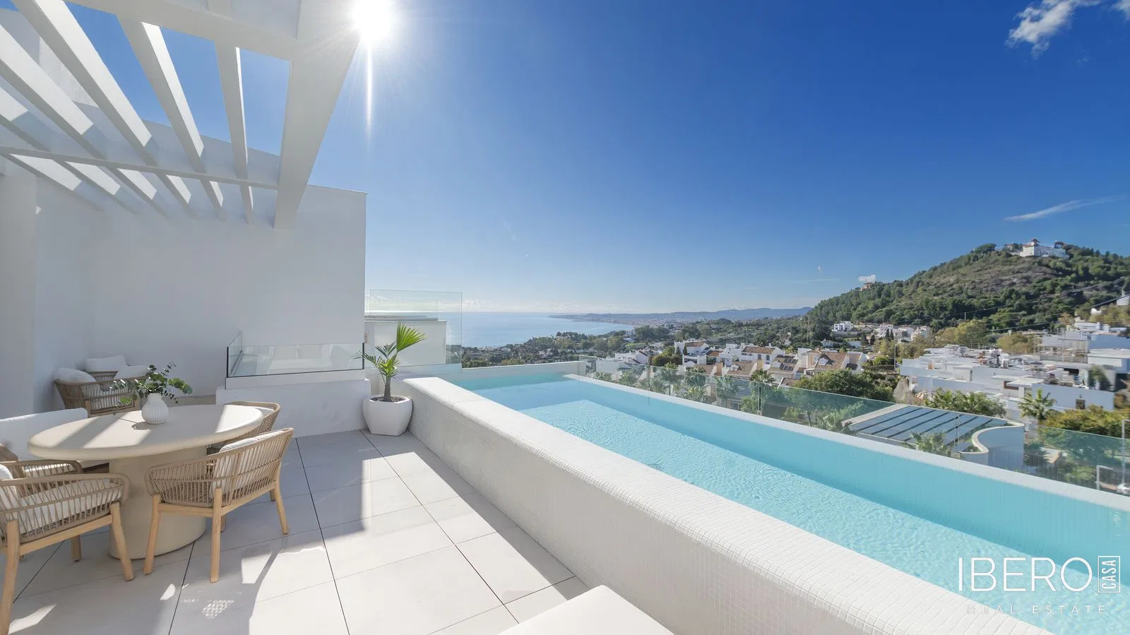New-build 4-bedroom house with sea view, Benalmadena Pueblo