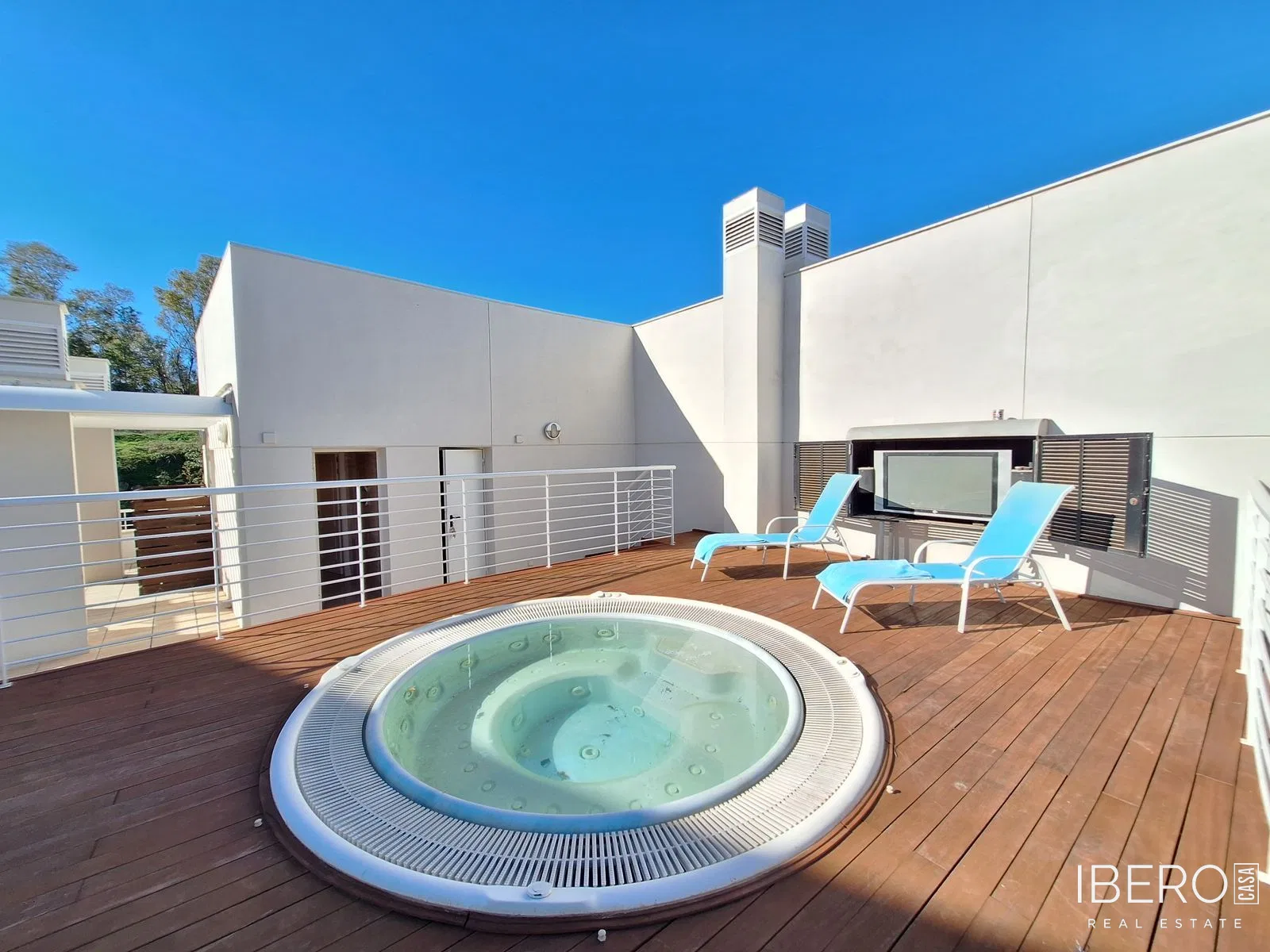 3-bedroom apartment with sea view, Nueva Andalucía