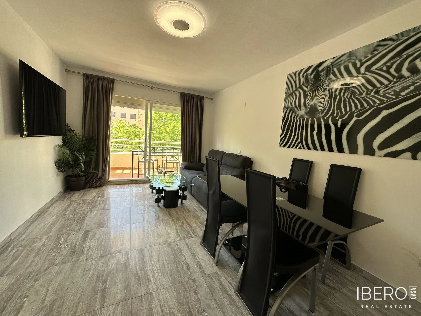 Zrekonstruovaný apartmán s 1 ložnicí kousek od moře, The Golden Mile
