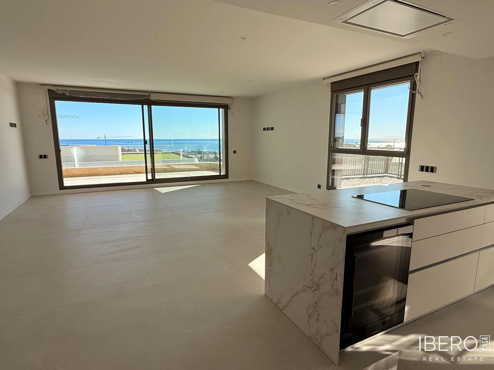 Nový apartmán se 3 ložnicemi a výhledem na moře, New Golden Mile