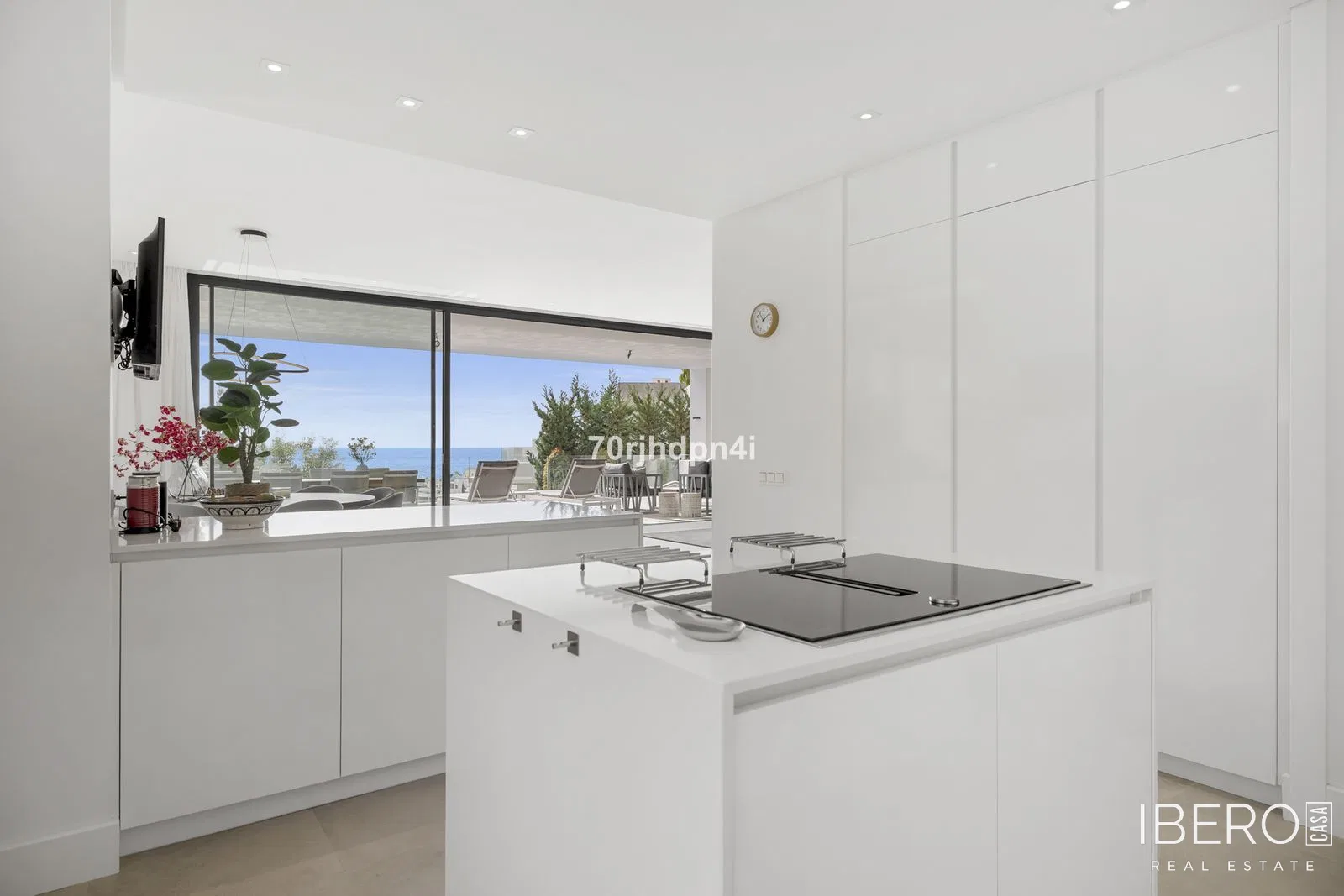 Casa reformada de 5 dormitorios con vistas al mar, Cabopino