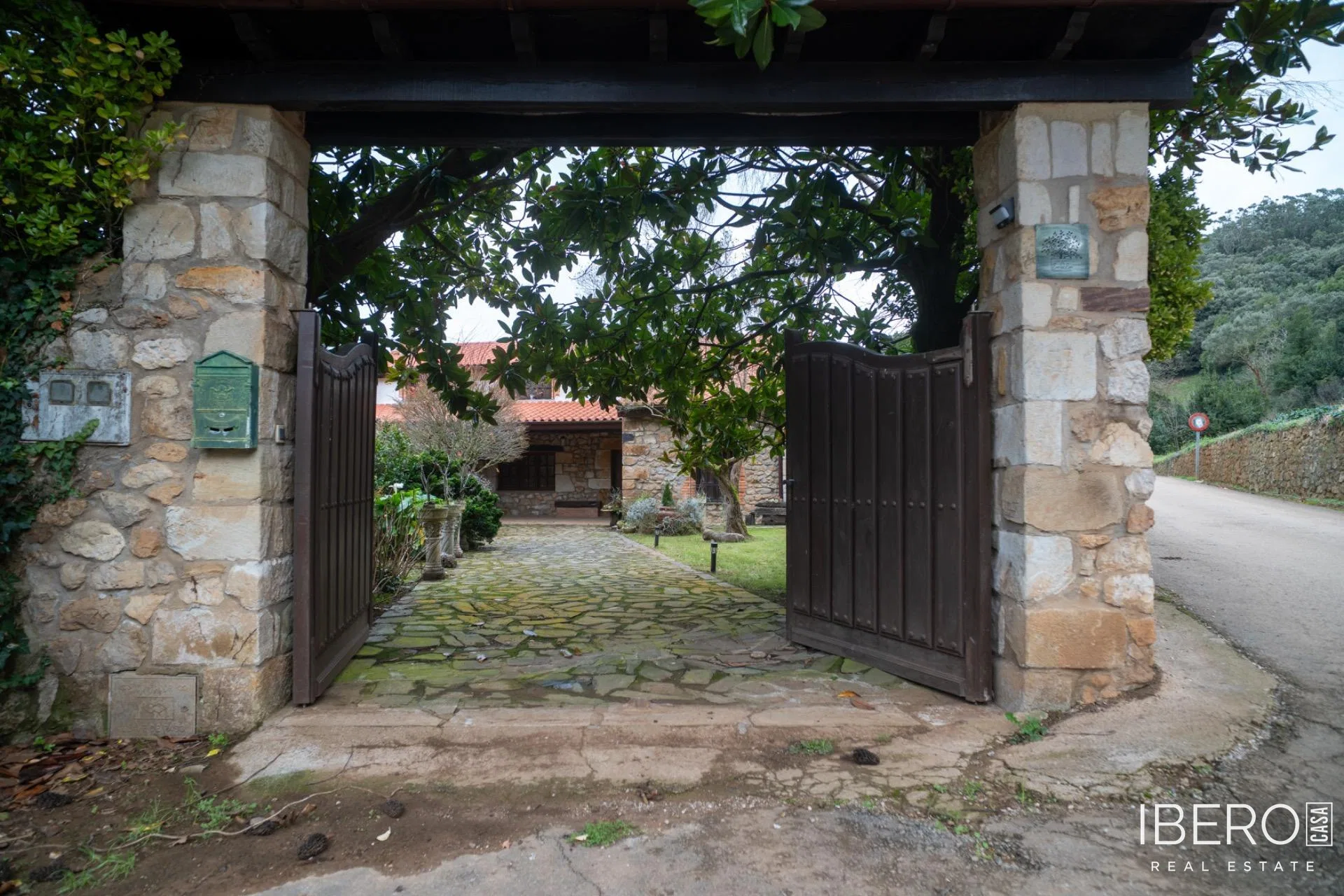 Casa de 12 dormitorios, Alfoz de Lloredo