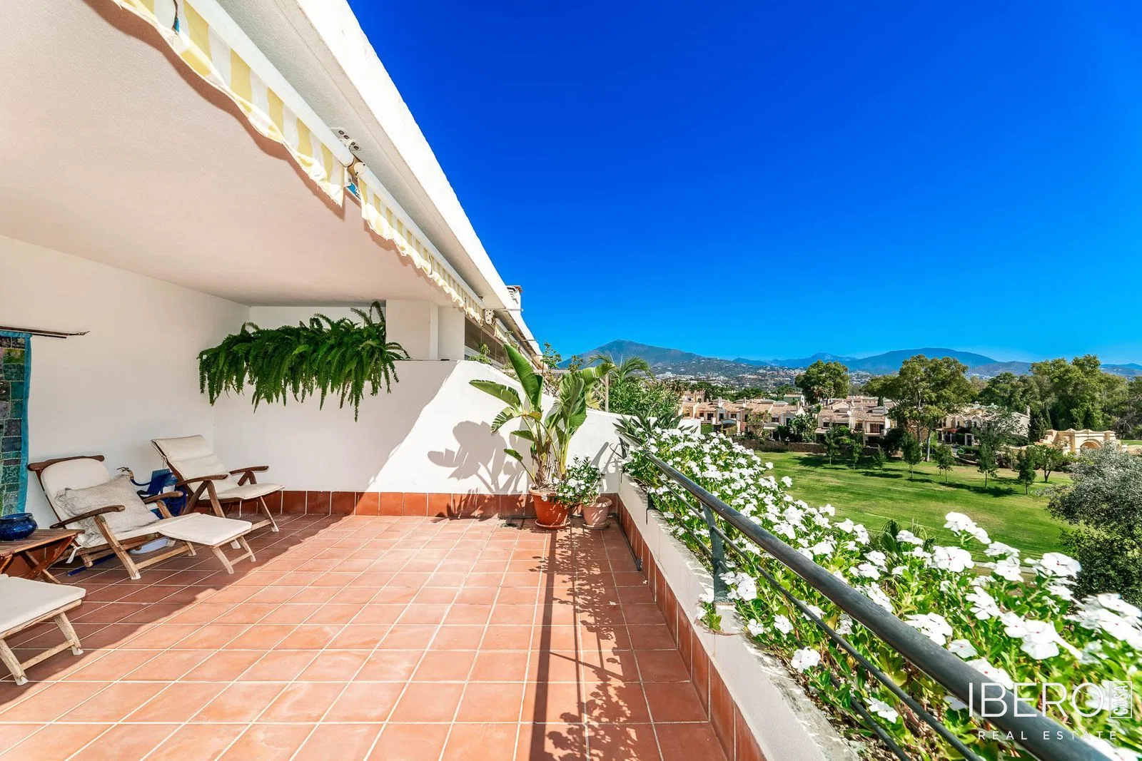 Apartmán se 3 ložnicemi a výhledem na golf, Guadalmina Alta