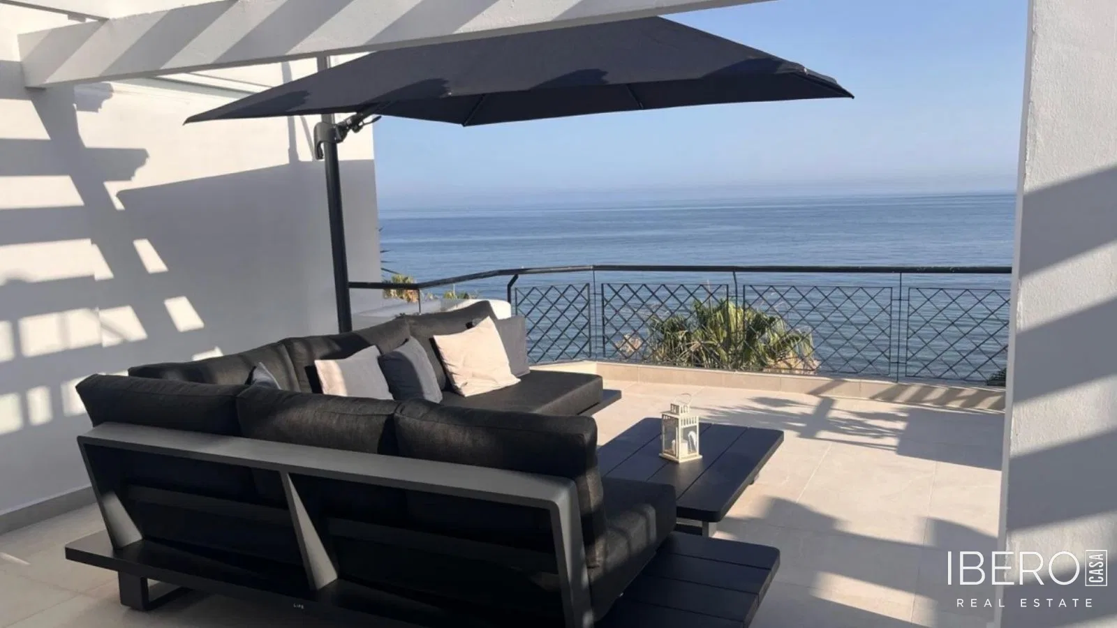Apartamento reformado de 3 dormitorios con vistas al mar, Mijas