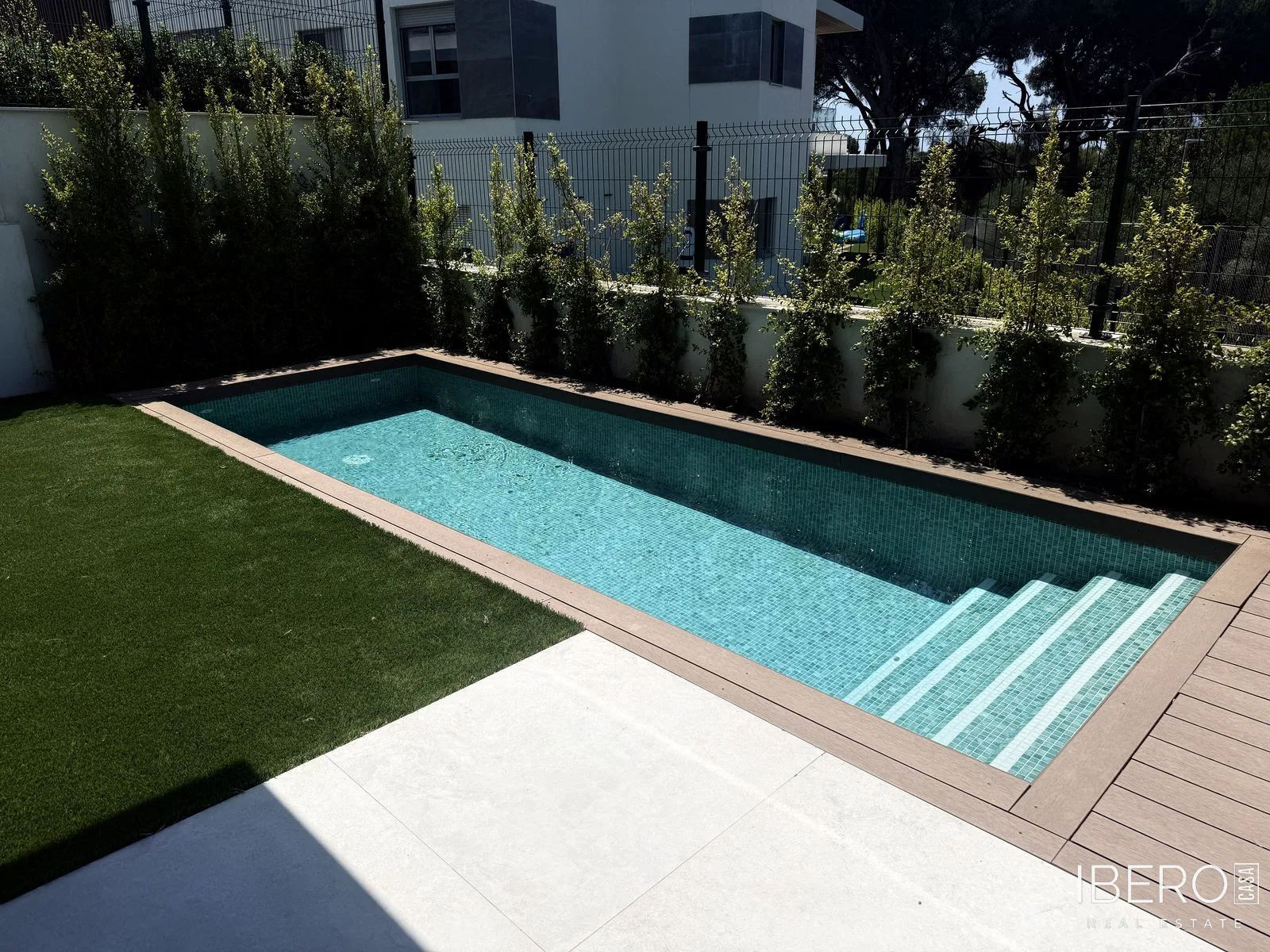 Nový apartmán se 4 ložnicemi a výhledem na golf, Marbella