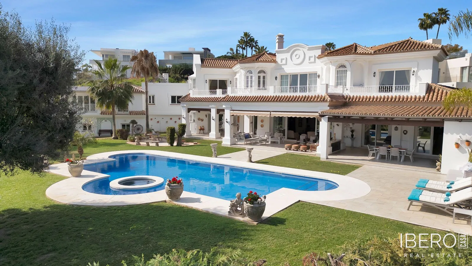 Casa de 7 dormitorios con vistas al mar, Nueva Andalucía