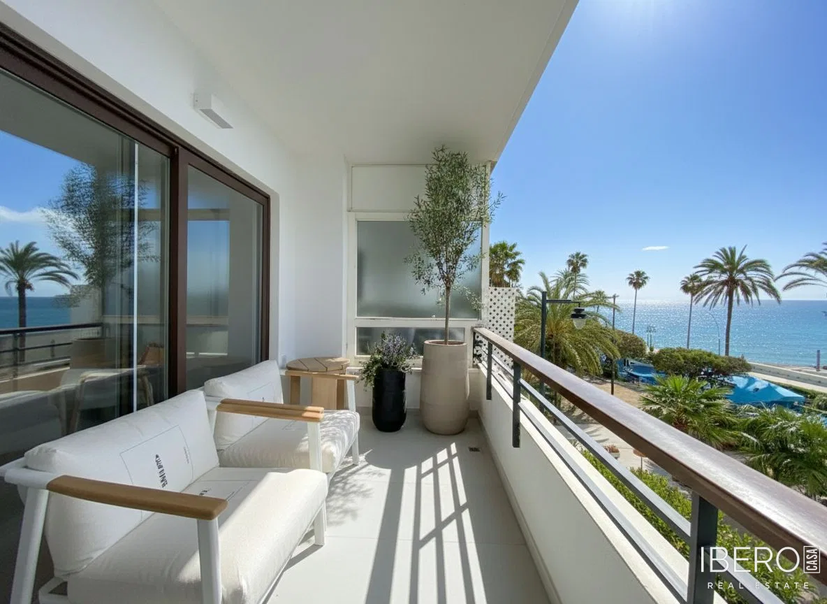 Zrekonstruovaný apartmán se 2 ložnicemi a výhledem na moře, Estepona