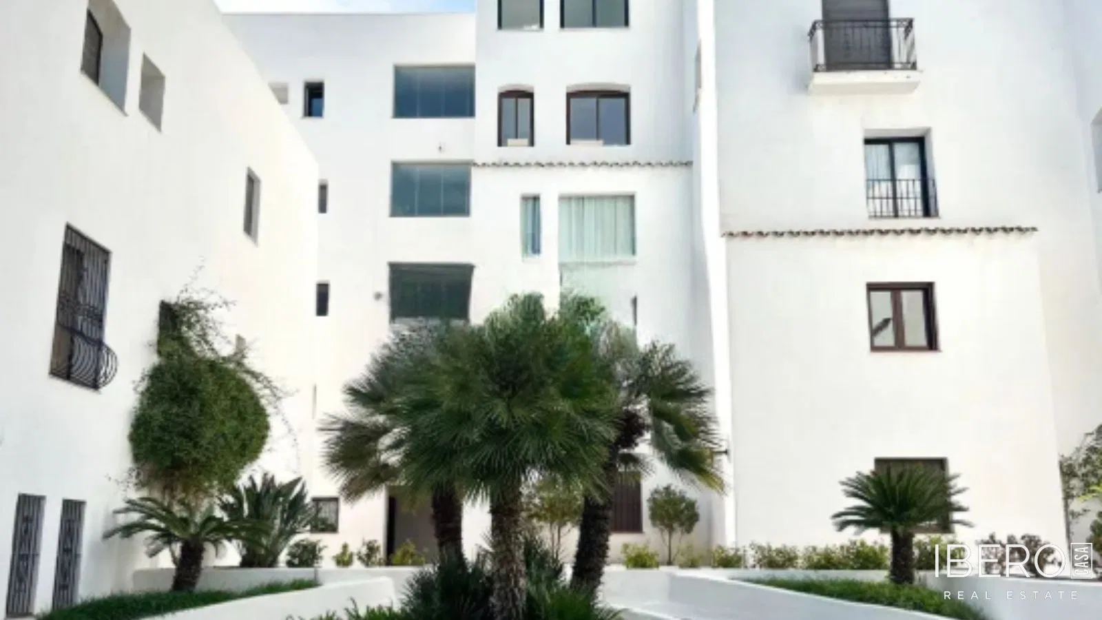Zrekonstruovaný apartmán se 2 ložnicemi a výhledem na moře, Marbella