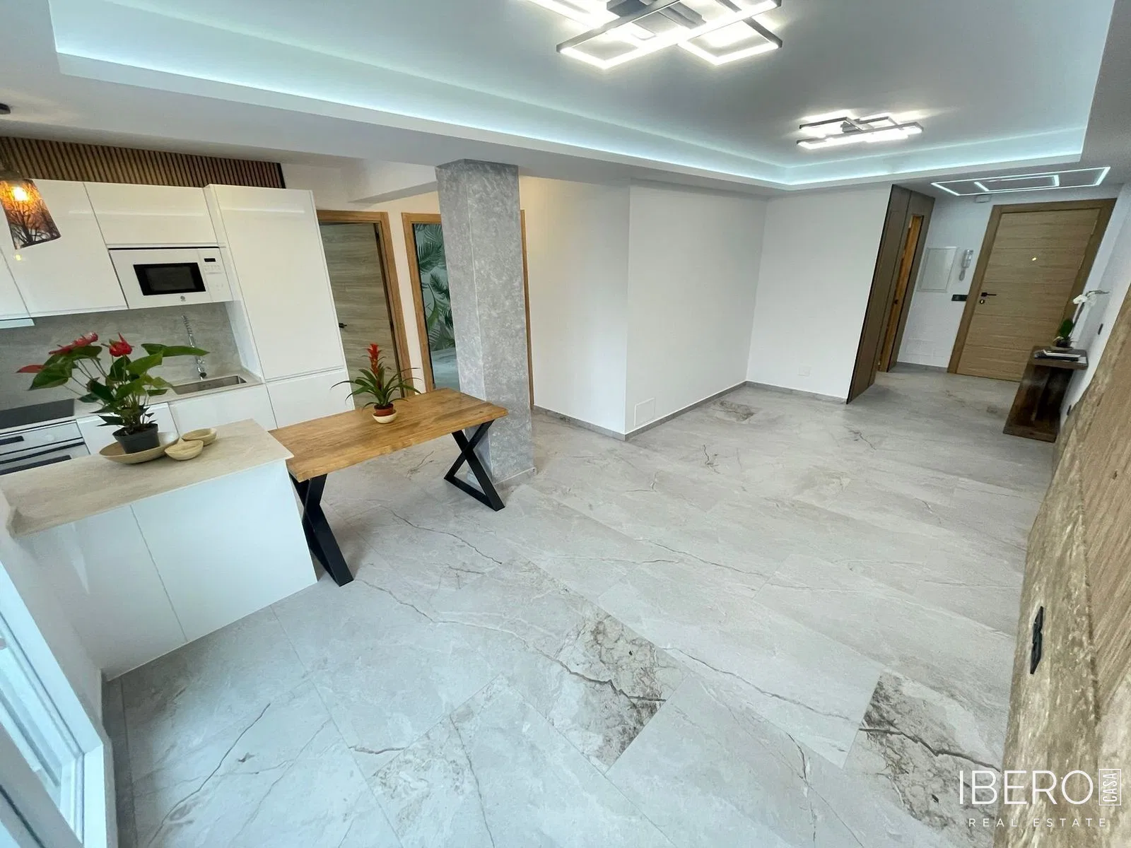 Zrekonstruovaný apartmán se 3 ložnicemi a výhledem do hor, Estepona