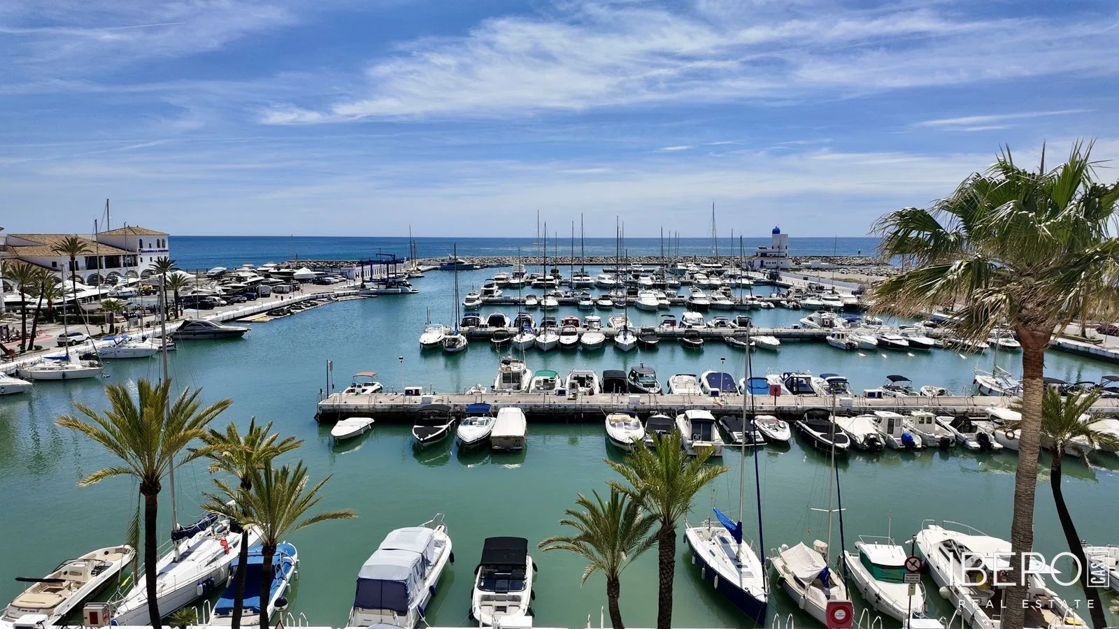 Apartamento reformado de 4 dormitorios con vistas al mar, La Duquesa
