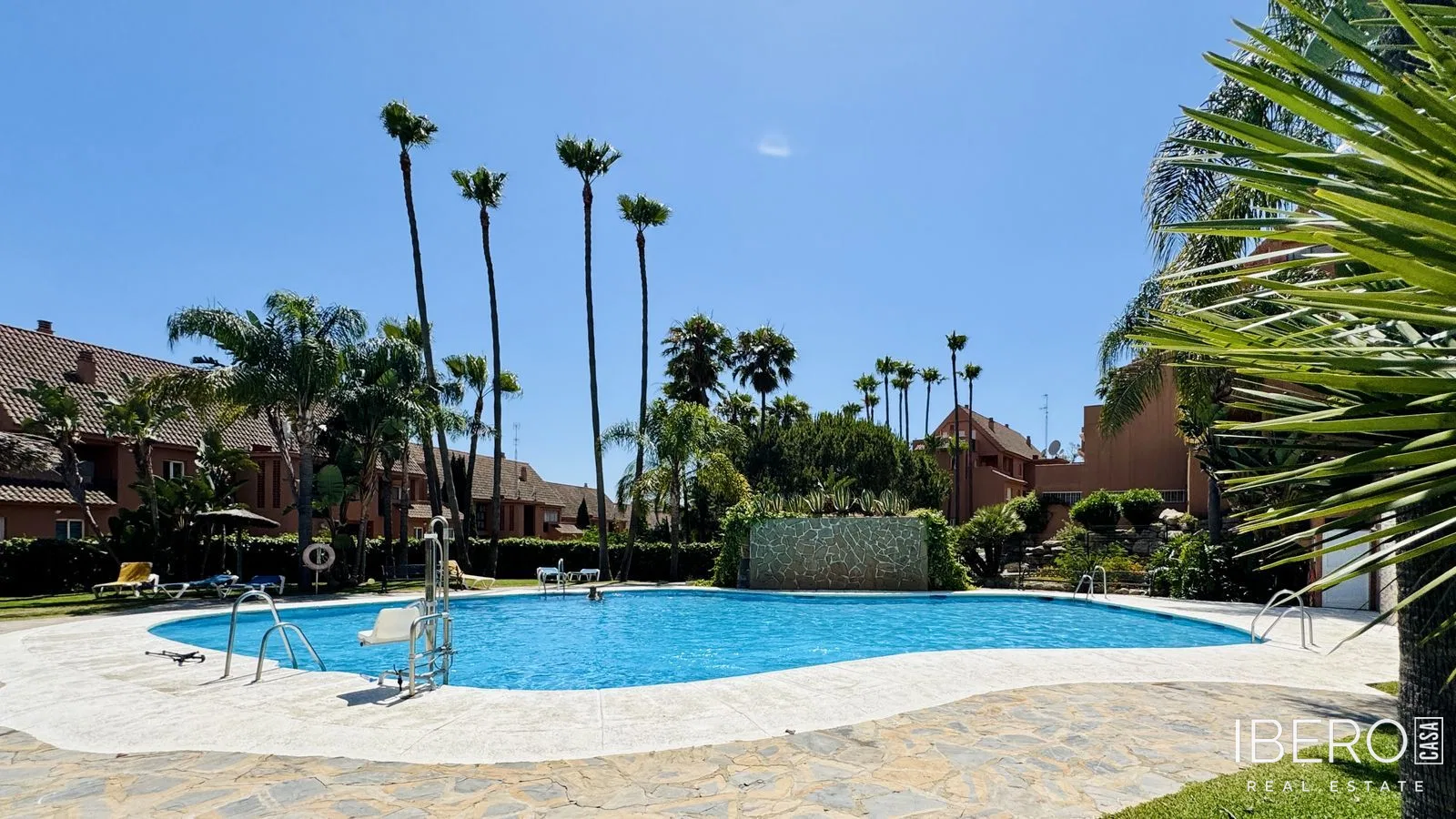 Zrekonstruovaný apartmán se 3 ložnicemi, Casares Playa