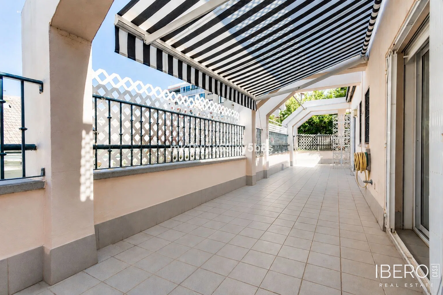 Apartmán se 4 ložnicemi kousek od mariny, Marbella