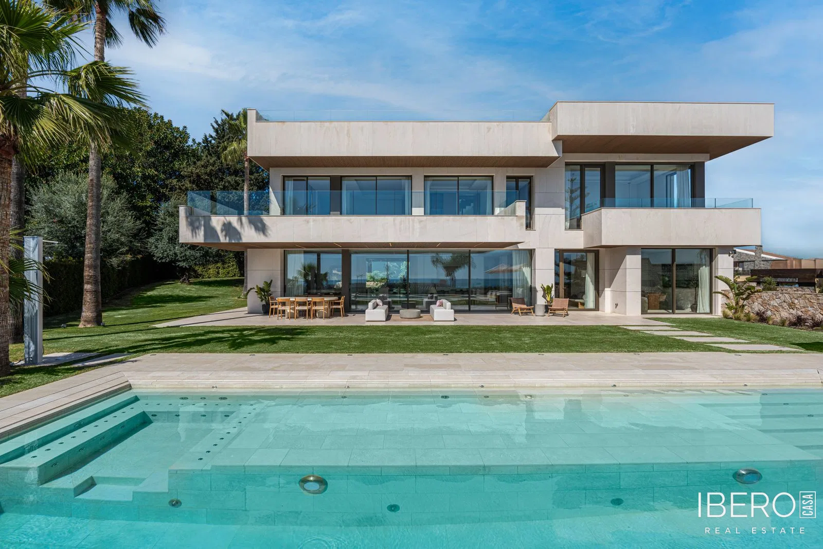 Nový dům s 5 ložnicemi a výhledem na moře, Málaga