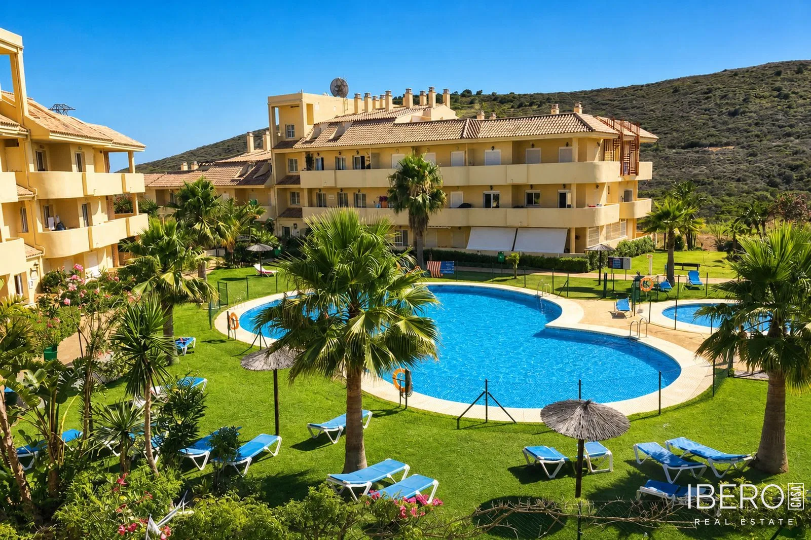 Apartamento de 2 dormitorios con vistas al mar, La Duquesa