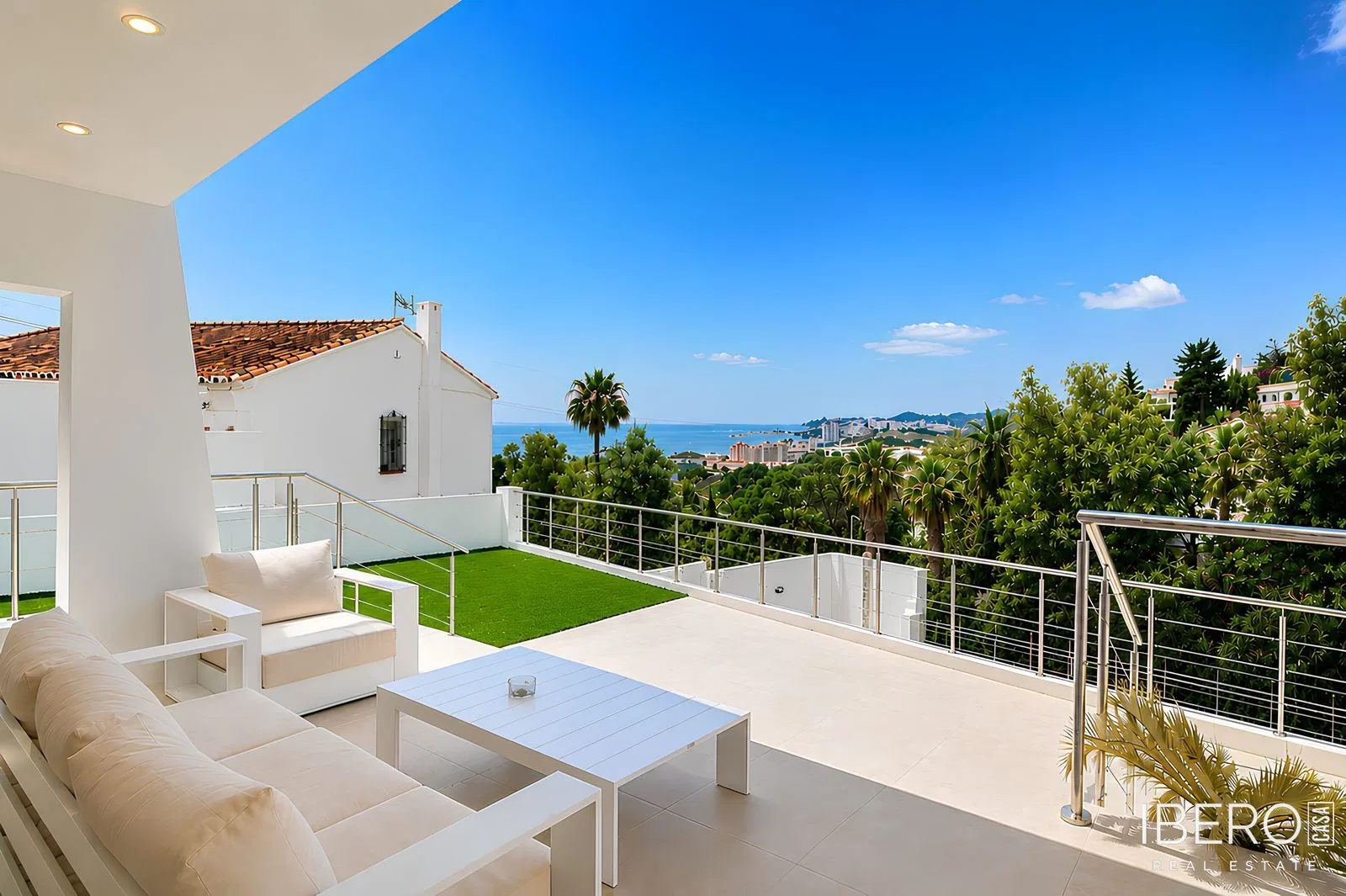 Renovated 3-bedroom house with sea view, Torreblanca