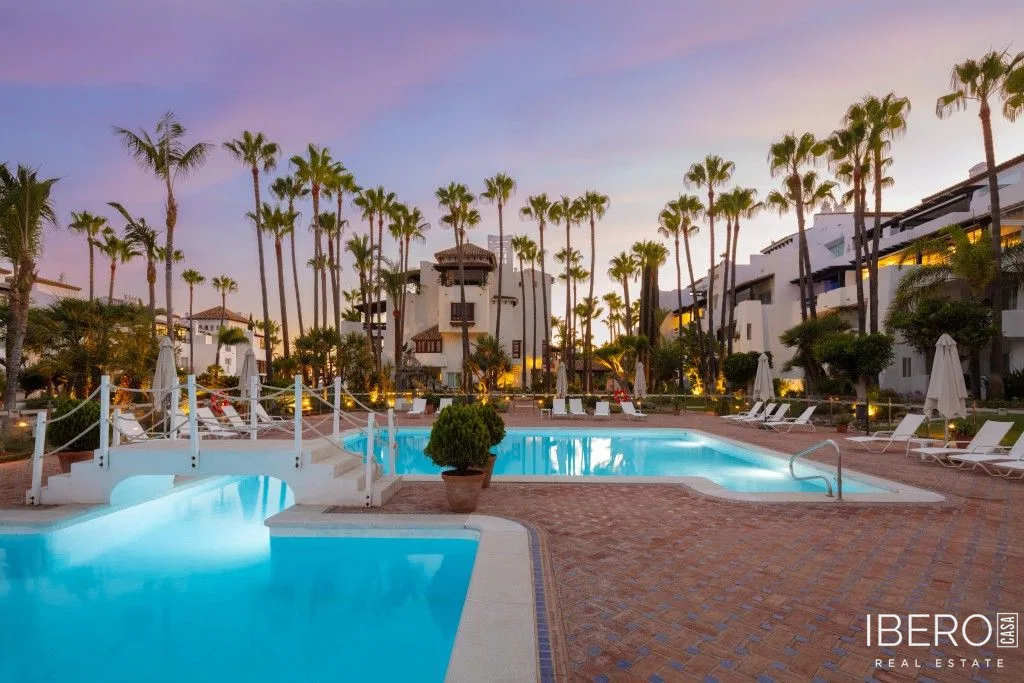 Zrekonstruovaný apartmán se 3 ložnicemi kousek od moře, Marbella