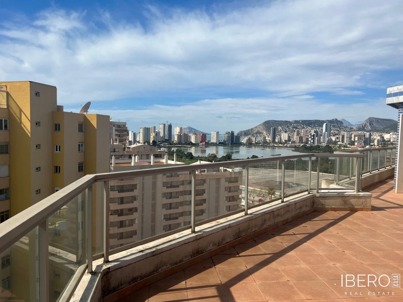 Nový apartmán se 3 ložnicemi a výhledem na moře, Calpe