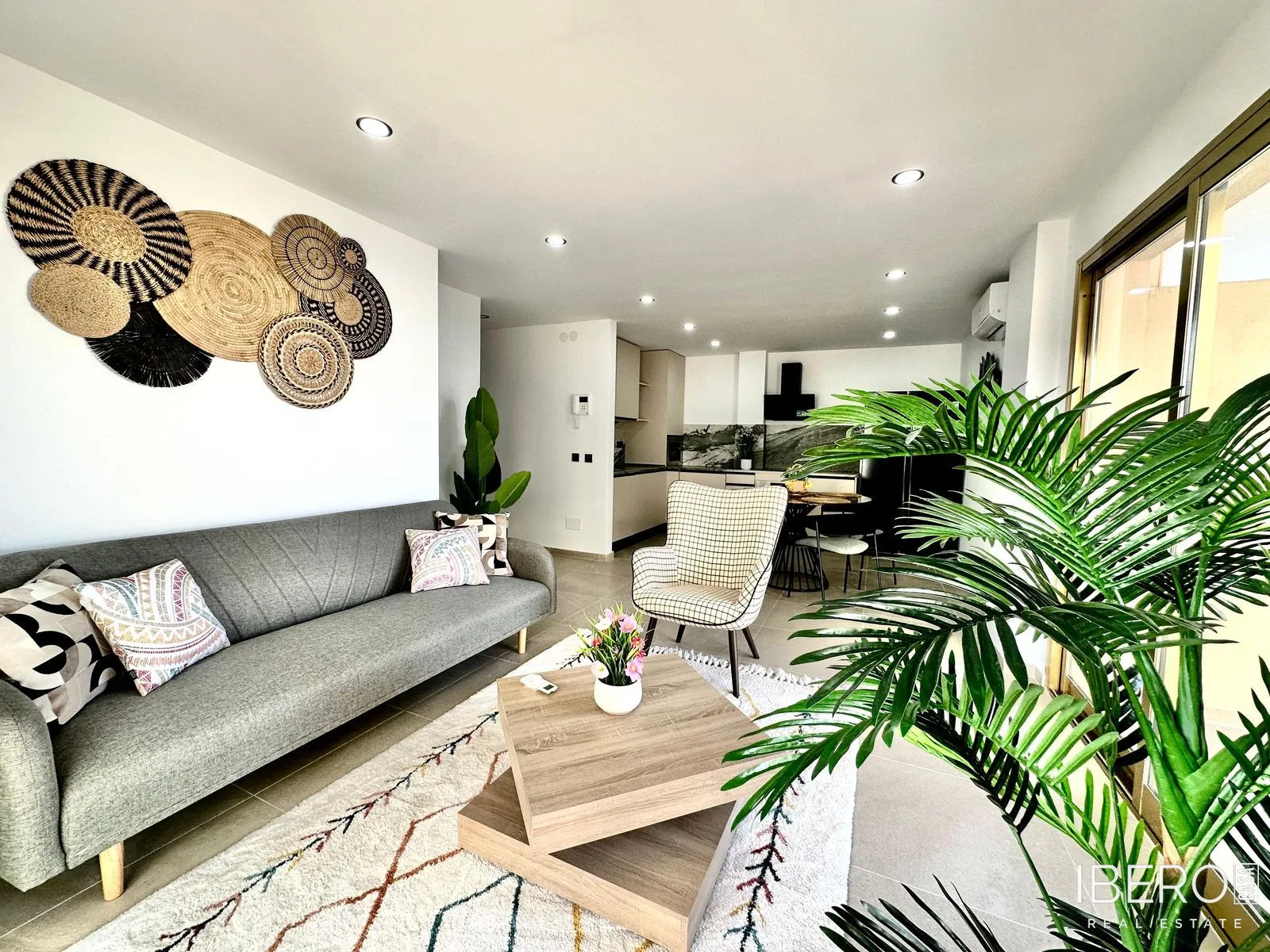 Zrekonstruovaný apartmán se 2 ložnicemi a výhledem na moře, Fuengirola