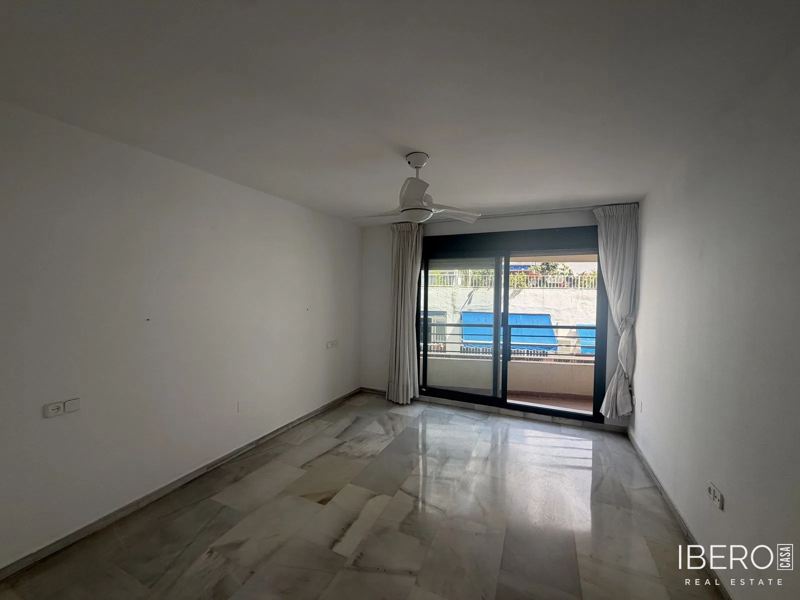 Apartamento de 2 dormitorios cerca del mar, Marbella