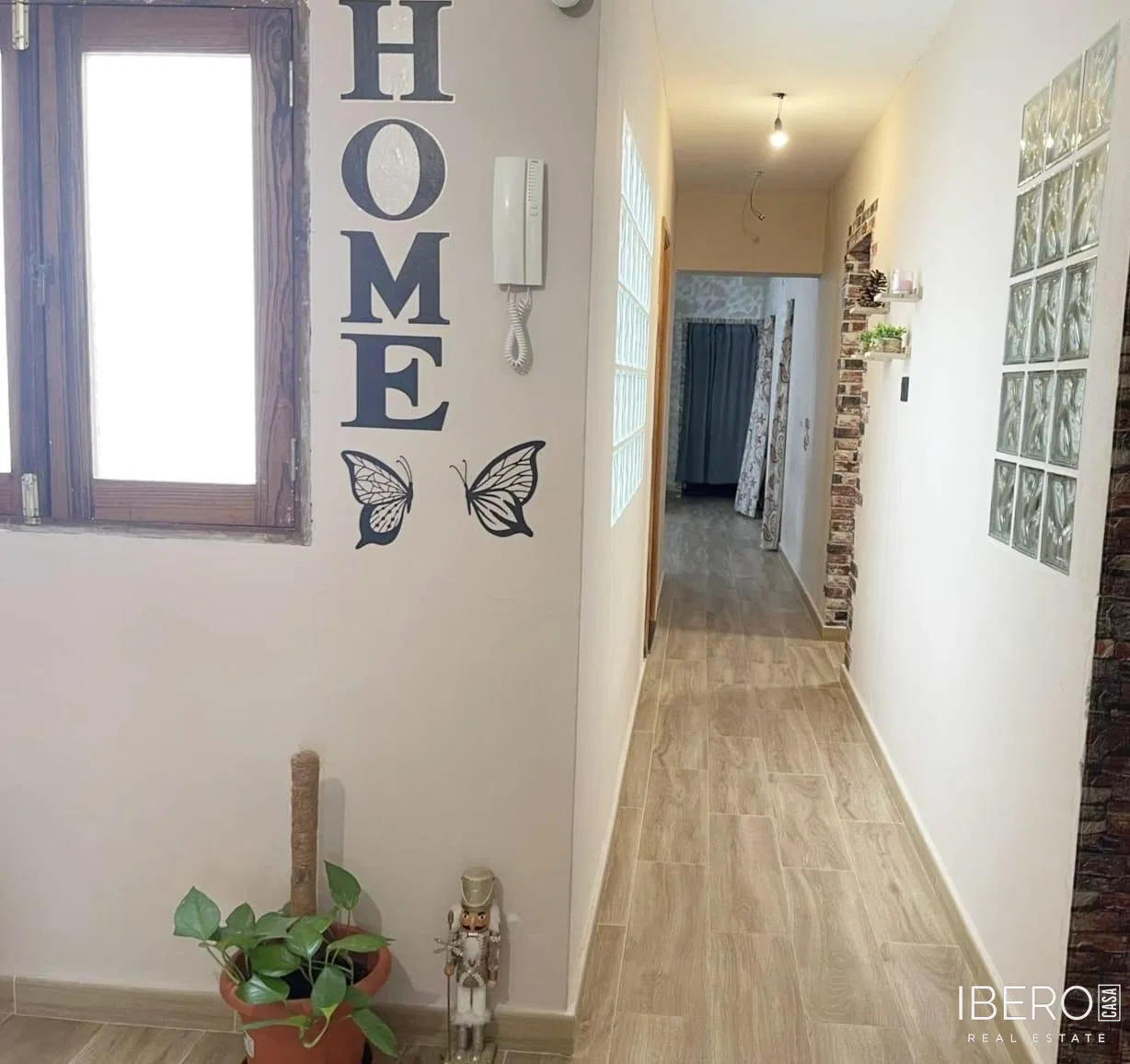 Apartmán se 4 ložnicemi, Moya