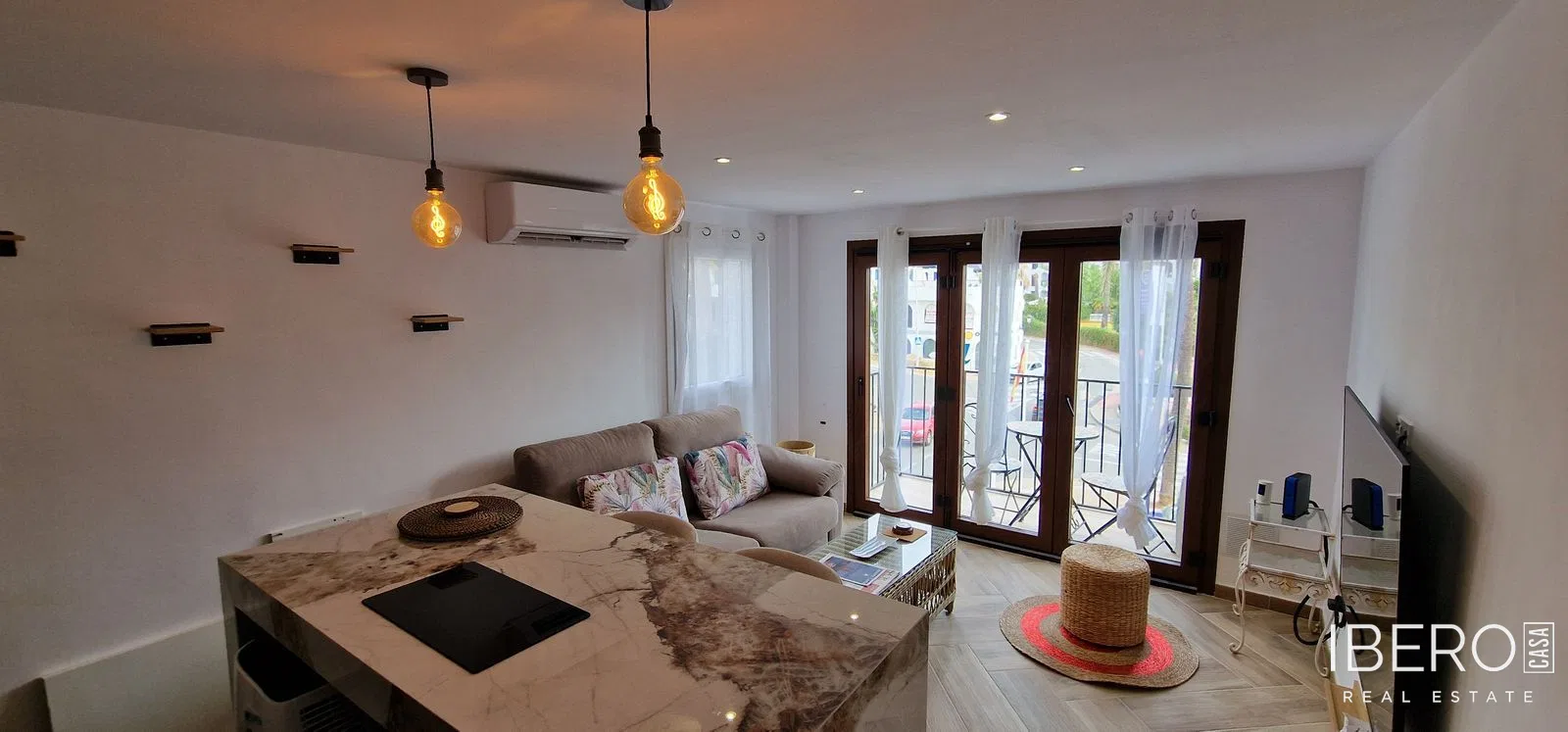 Apartamento reformado de 1 dormitorio con vistas al mar, La Duquesa