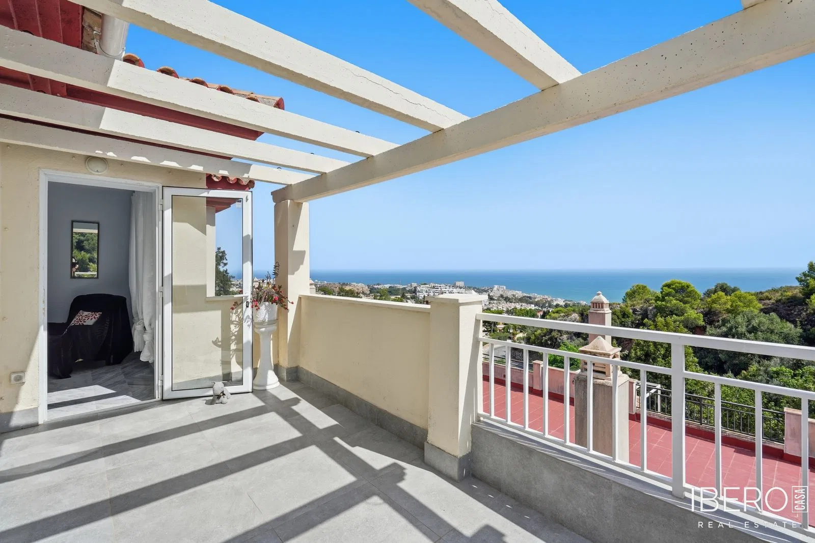 Zrekonstruovaný apartmán se 2 ložnicemi, Benalmadena