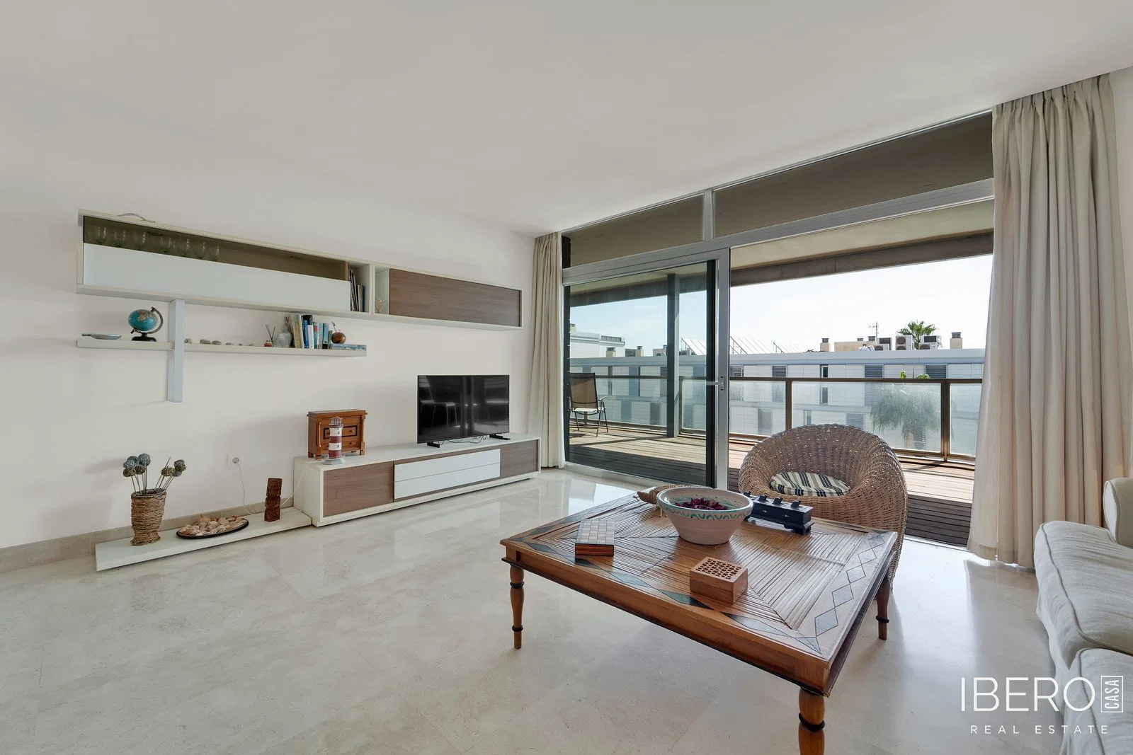 Apartamento de 3 dormitorios con vistas al mar, Manilva
