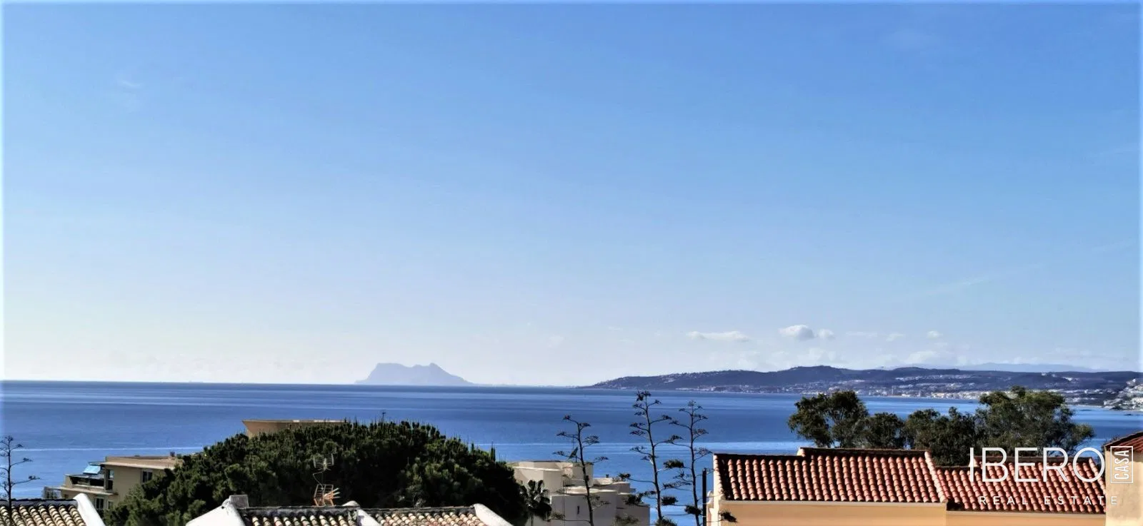 Zrekonstruovaný dům se 2 ložnicemi a výhledem na moře, Estepona