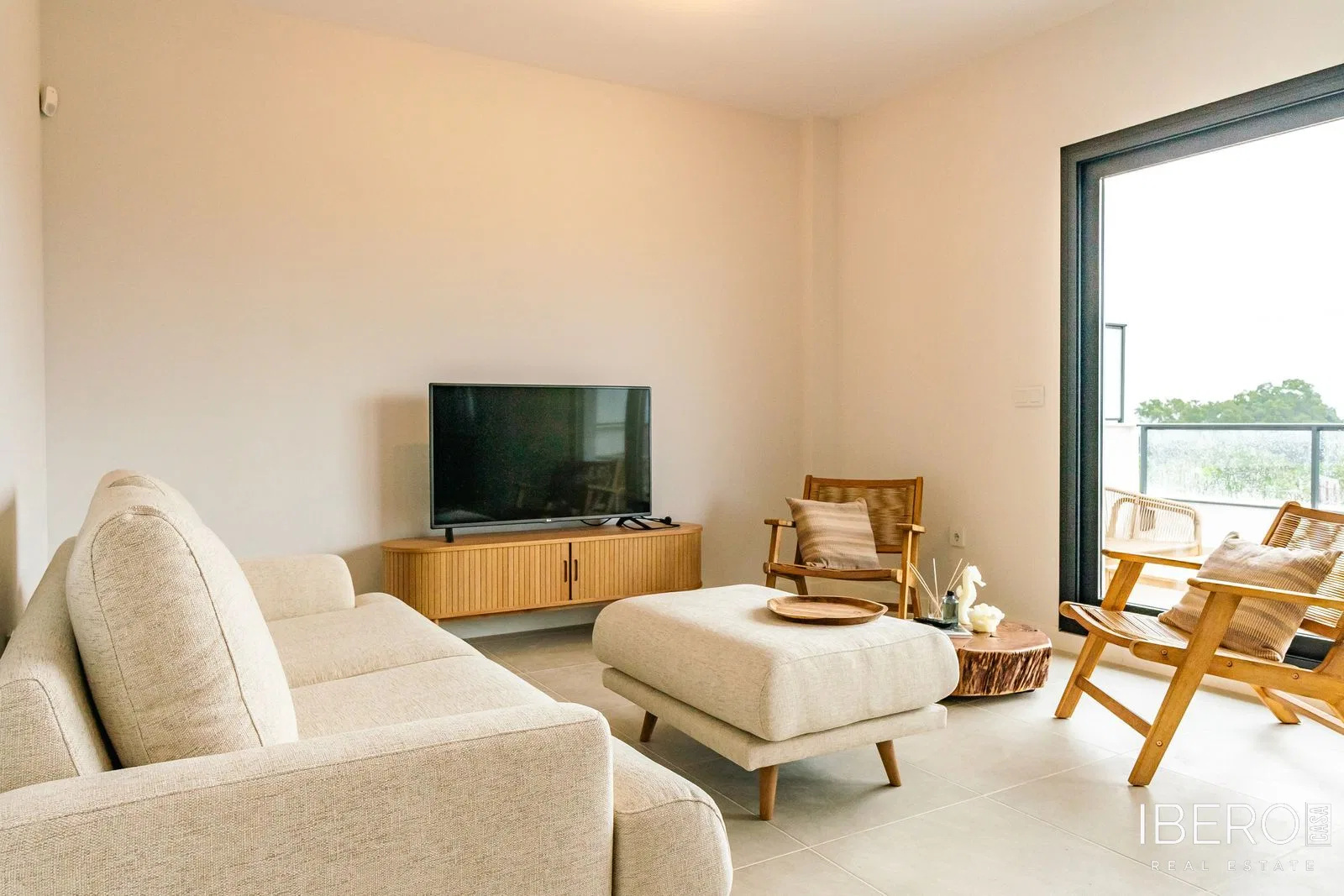 Nový apartmán se 2 ložnicemi a výhledem na moře, Selwo