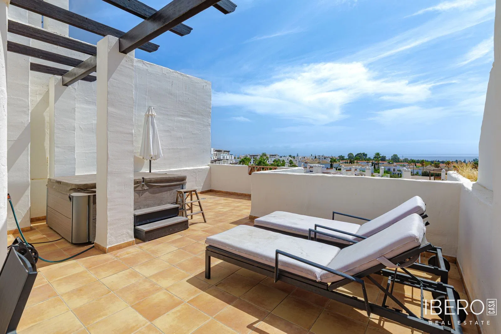 2-bedroom apartment with sea view, Estepona
