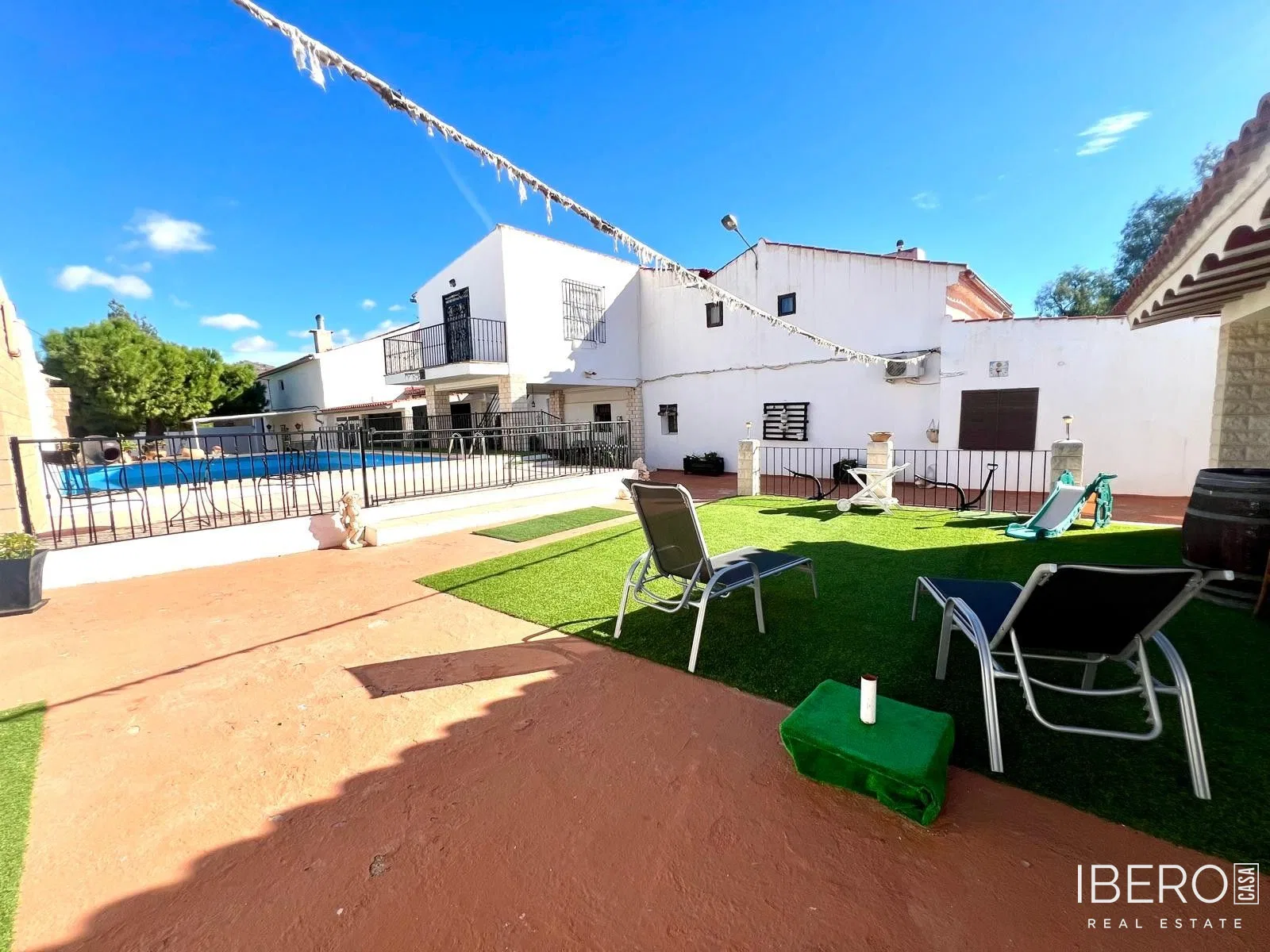 Casa de 5 dormitorios con terraza en la azotea, Jumilla