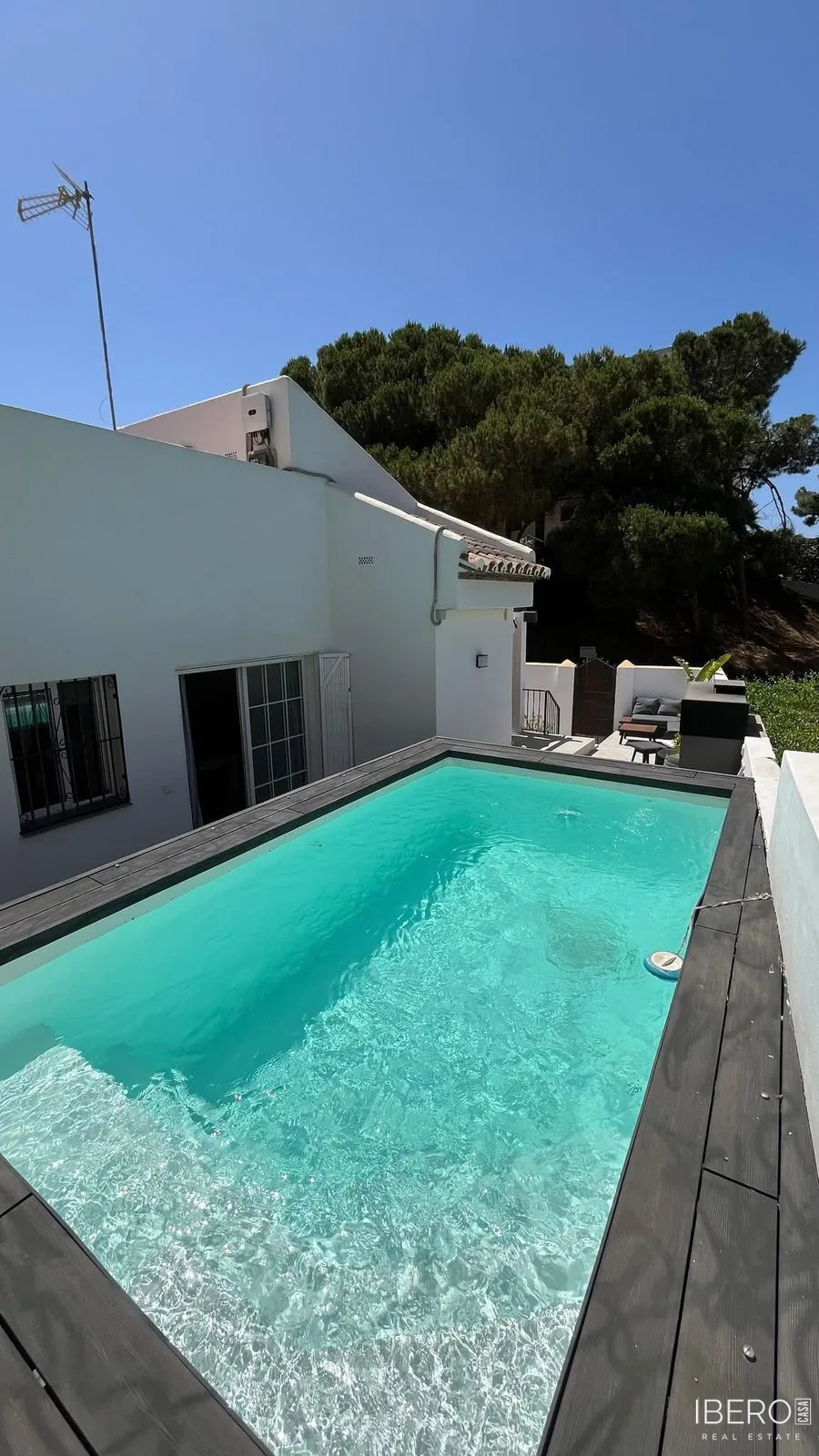 Zrekonstruovaný dům se 3 ložnicemi a střešní terasou, Mijas