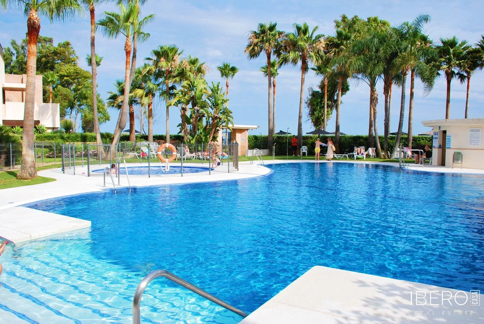 Apartamento reformado de 1 dormitorio con vistas al mar, Estepona