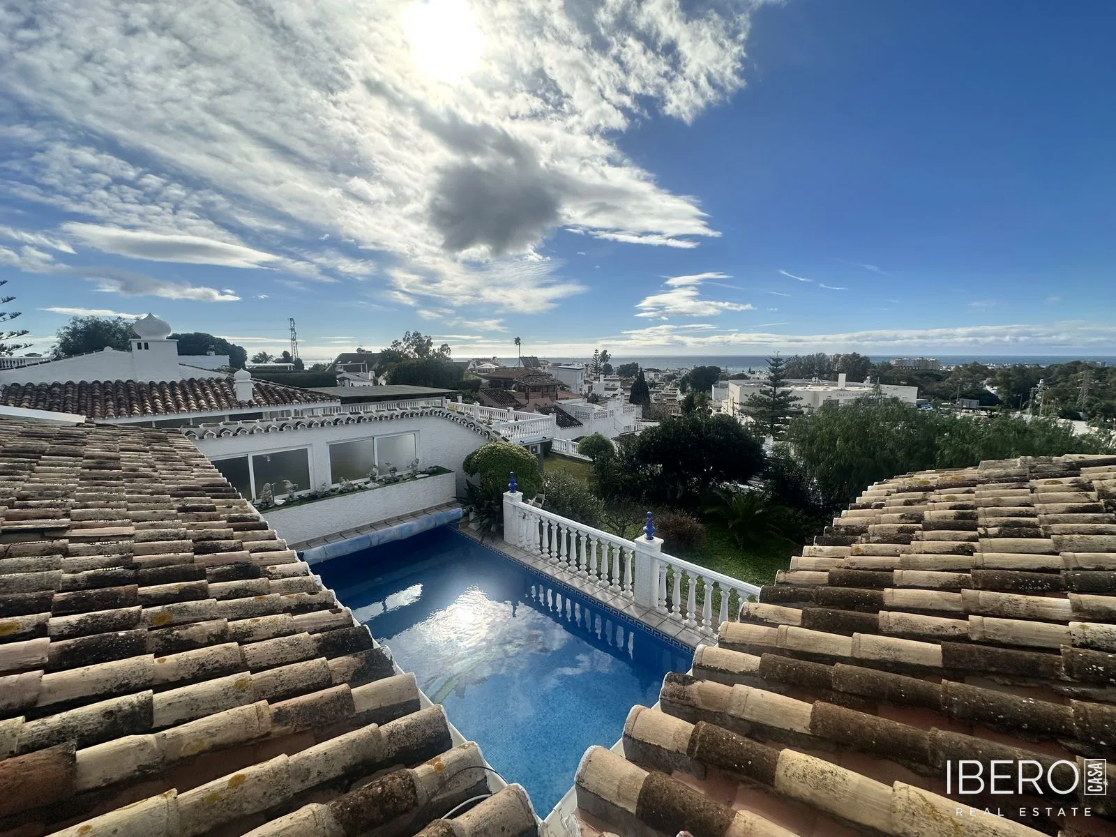 Renovation project 3-bedroom house with sea view, Calahonda