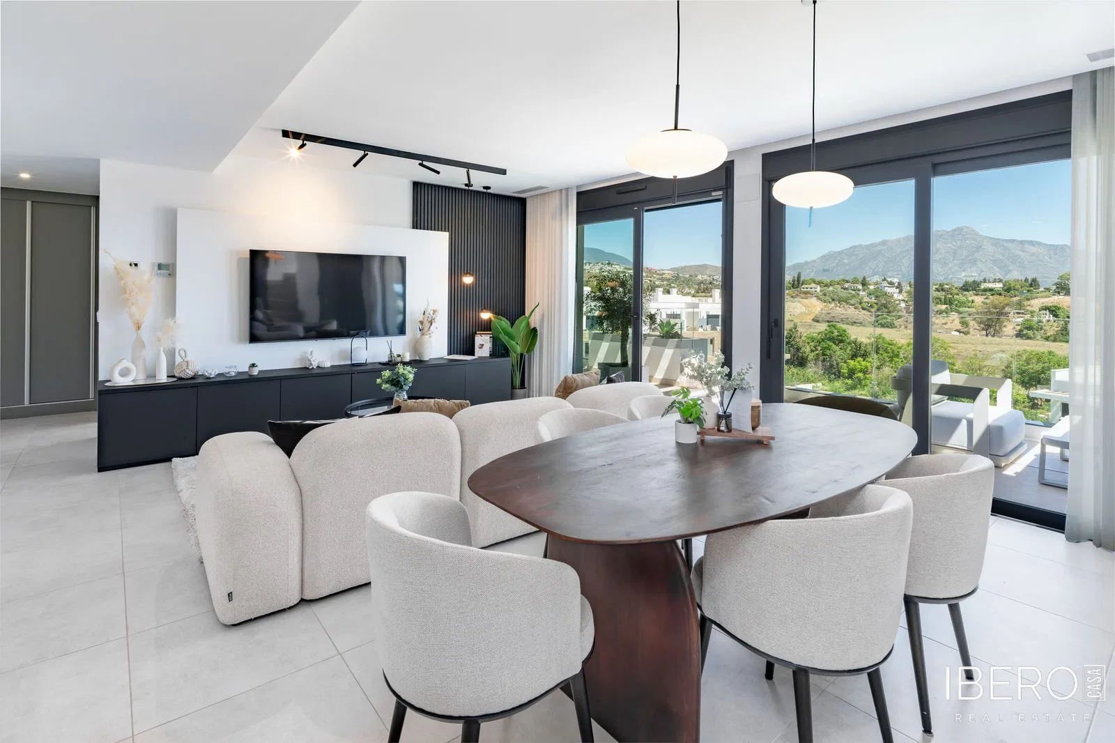 Apartmán se 3 ložnicemi a výhledem na moře, New Golden Mile