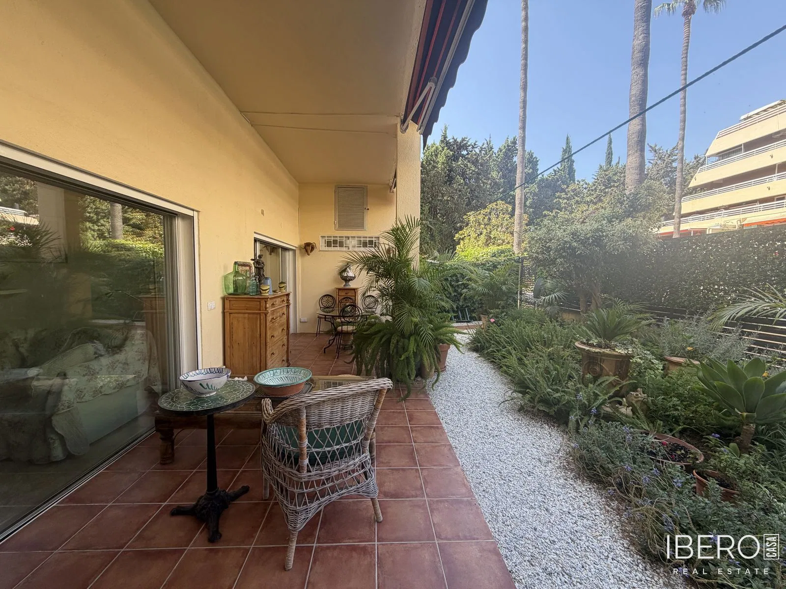 Zrekonstruovaný apartmán se 3 ložnicemi kousek od mariny, Marbella